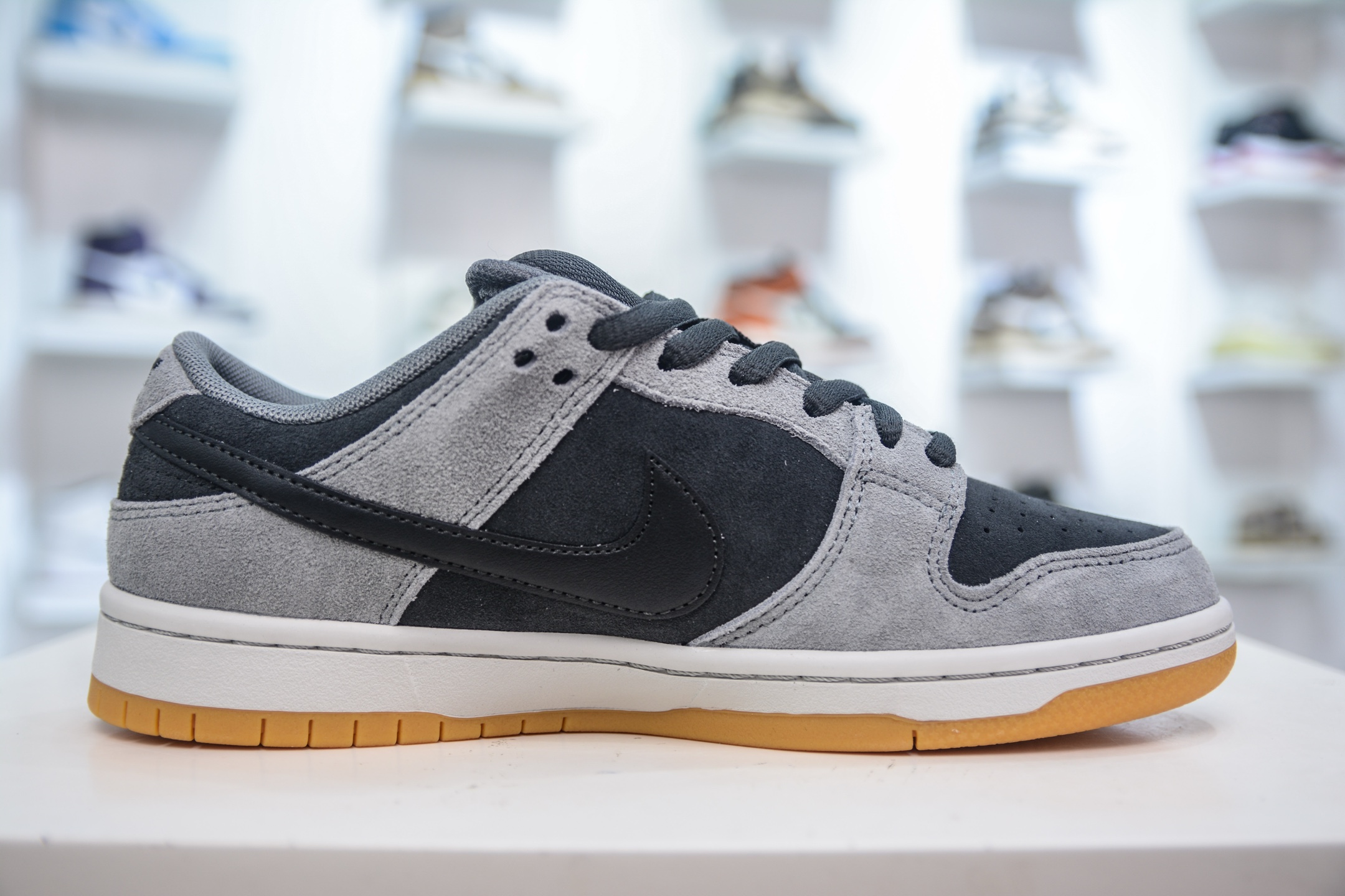 NK SB Dunk Low 灰黑生胶 极限压缩利润空间 HF3063-001