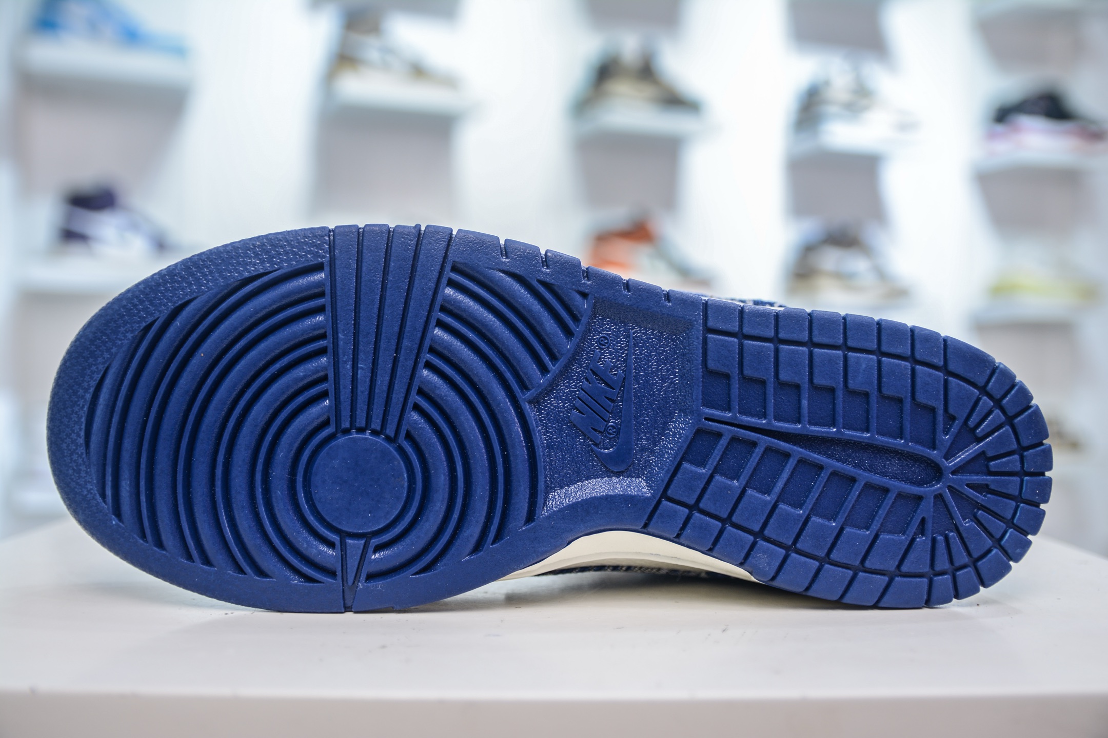 Nike SB Dunk Low x GUCCI 古驰联名-白灰蓝牛仔 SC9207-419-莆田鞋,莆田鞋货源,高仿鞋,高仿鞋货源,安福档口,莆田高仿鞋,莆田鞋批发,高仿鞋批发,莆田高仿运动鞋,高仿运动鞋,莆田运动鞋 Nike SB Dunk Low x GUCCI 古驰联名-白灰蓝牛仔 SC9207-419