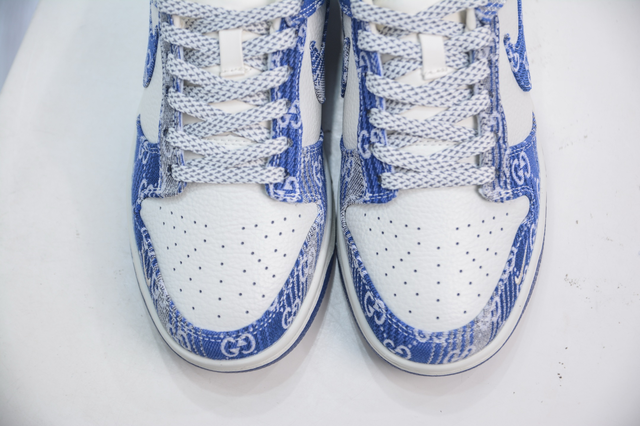 Nike SB Dunk Low x GUCCI 古驰联名-白灰蓝牛仔 SC9207-419-莆田鞋,莆田鞋货源,高仿鞋,高仿鞋货源,安福档口,莆田高仿鞋,莆田鞋批发,高仿鞋批发,莆田高仿运动鞋,高仿运动鞋,莆田运动鞋 Nike SB Dunk Low x GUCCI 古驰联名-白灰蓝牛仔 SC9207-419