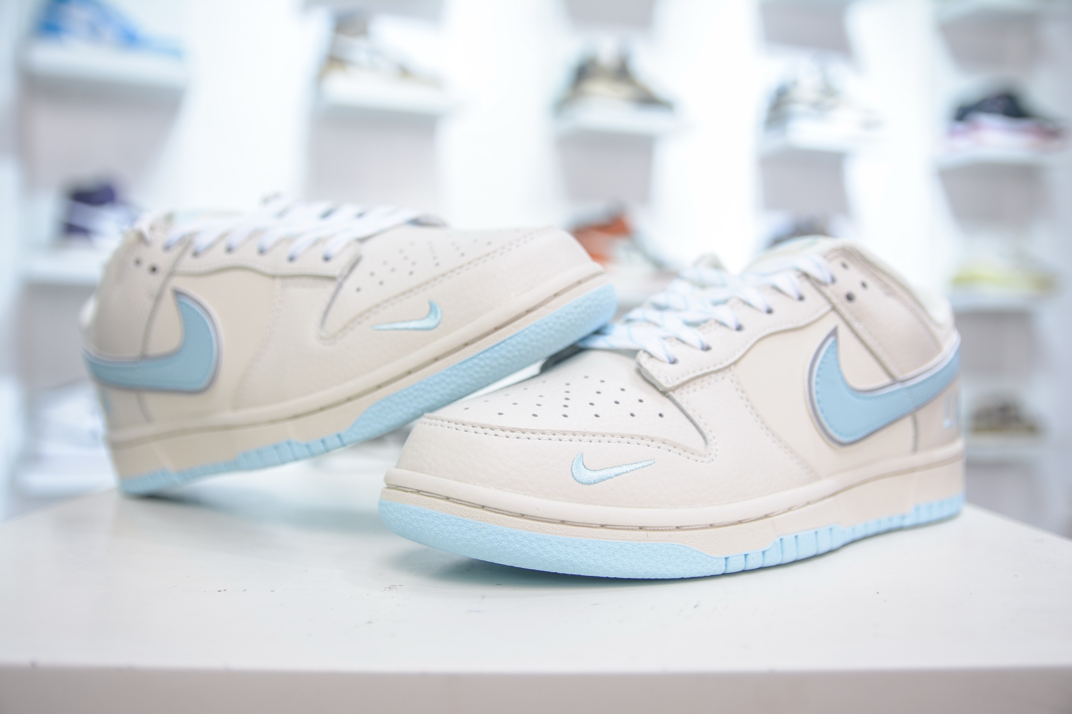 Nike SB Dunk Low x Louis Vuitton LV联名-米白浅蓝 KK1333-048-莆田鞋,莆田鞋货源,高仿鞋,高仿鞋货源,安福档口,莆田高仿鞋,莆田鞋批发,高仿鞋批发,莆田高仿运动鞋,高仿运动鞋,莆田运动鞋 Nike SB Dunk Low x Louis Vuitton LV联名-米白浅蓝 KK1333-048