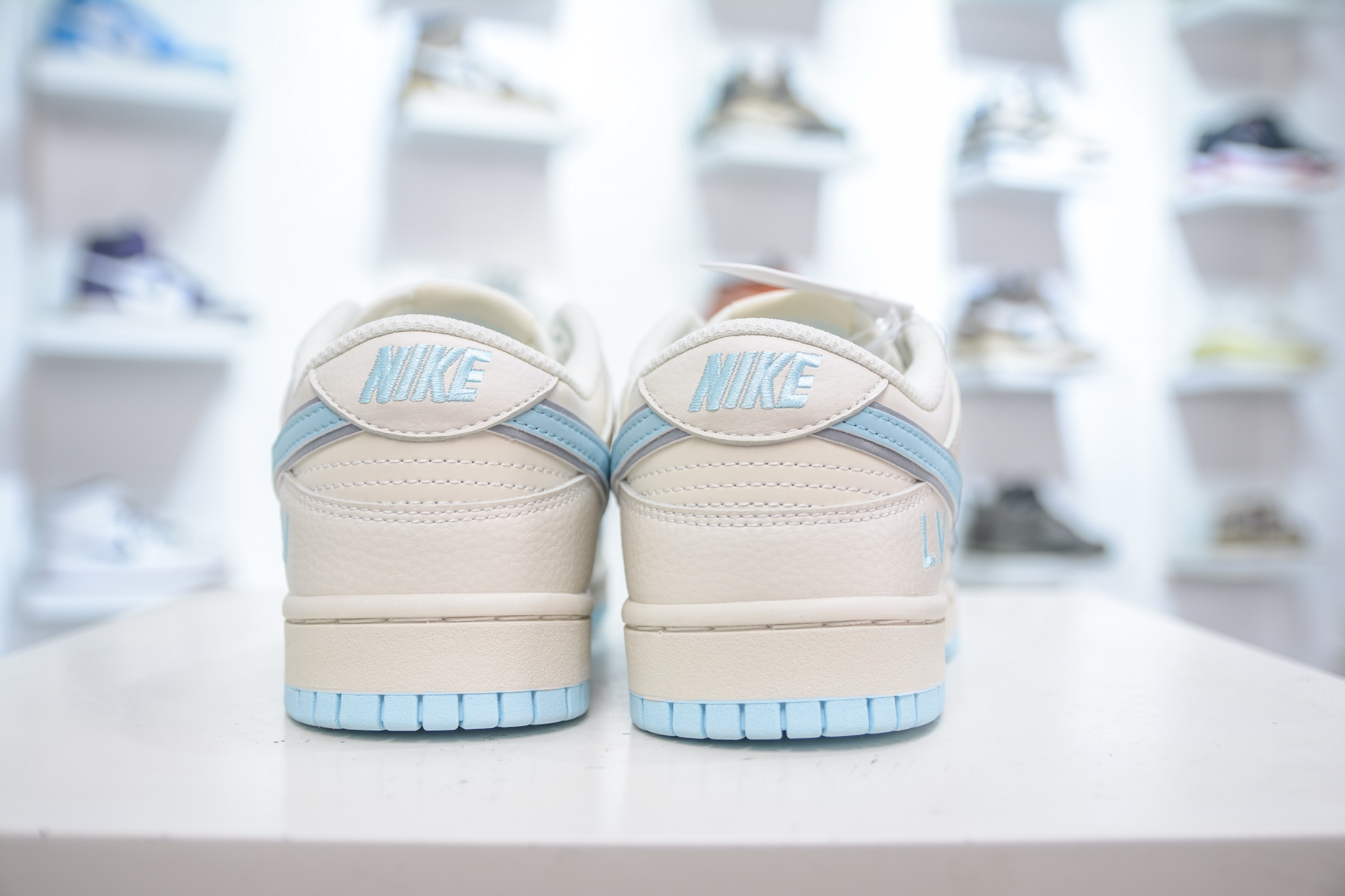 Nike SB Dunk Low x Louis Vuitton LV联名-米白浅蓝 KK1333-048-莆田鞋,莆田鞋货源,高仿鞋,高仿鞋货源,安福档口,莆田高仿鞋,莆田鞋批发,高仿鞋批发,莆田高仿运动鞋,高仿运动鞋,莆田运动鞋 Nike SB Dunk Low x Louis Vuitton LV联名-米白浅蓝 KK1333-048