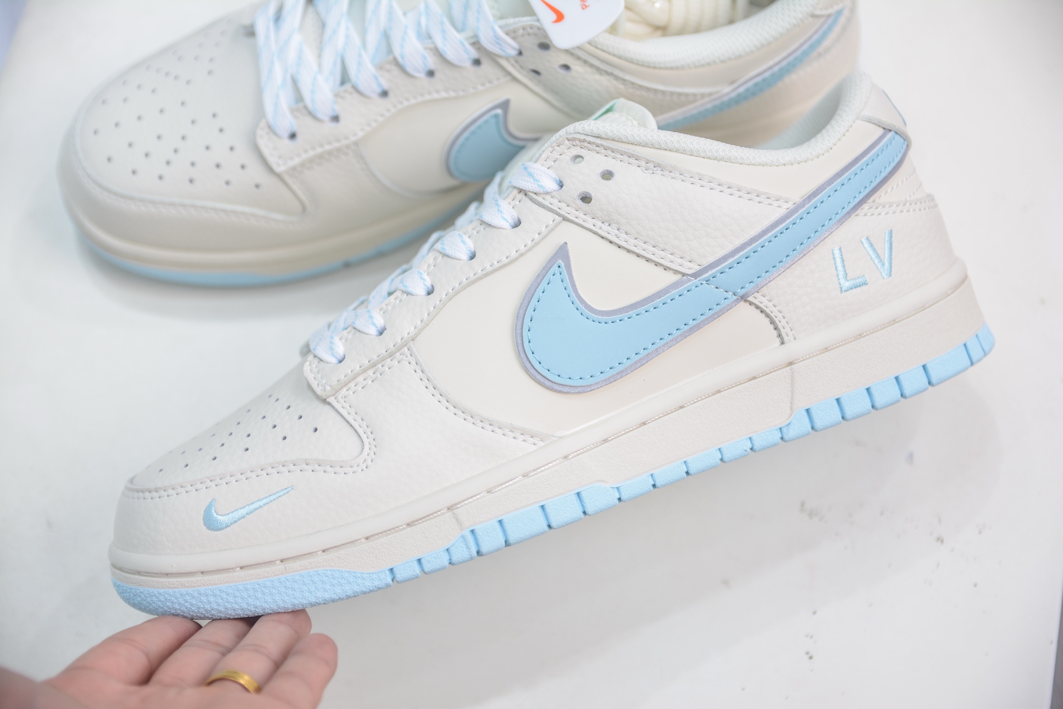 Nike SB Dunk Low x Louis Vuitton LV联名-米白浅蓝 KK1333-048-莆田鞋,莆田鞋货源,高仿鞋,高仿鞋货源,安福档口,莆田高仿鞋,莆田鞋批发,高仿鞋批发,莆田高仿运动鞋,高仿运动鞋,莆田运动鞋 Nike SB Dunk Low x Louis Vuitton LV联名-米白浅蓝 KK1333-048