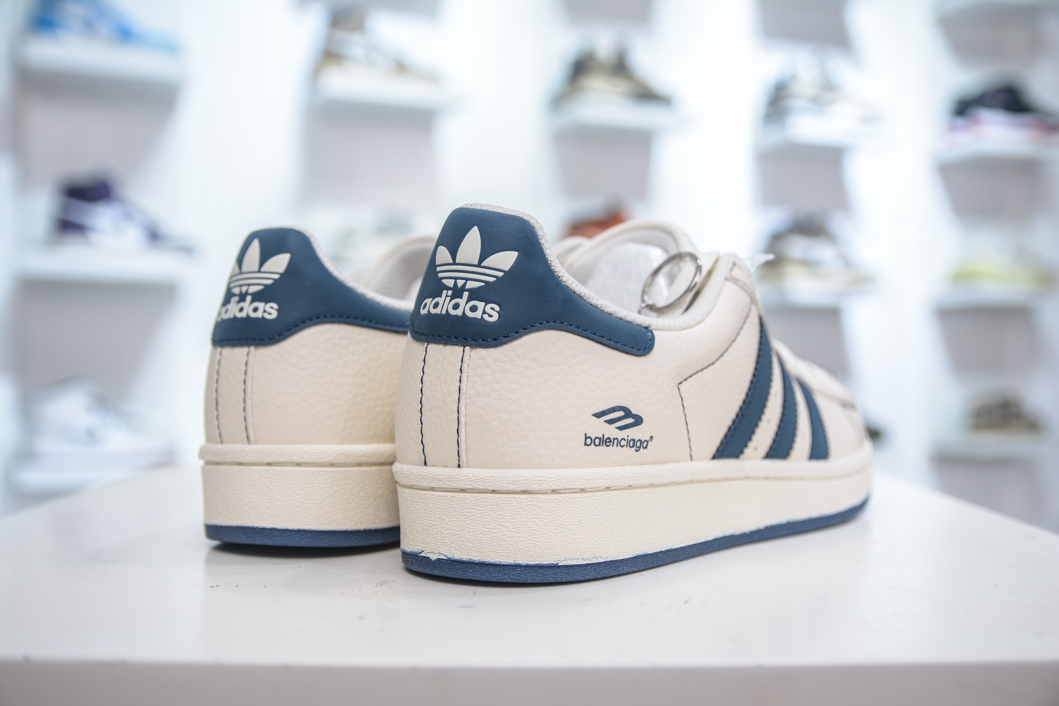 240 AD Originals Superstar x Balenciaga 经典复古贝壳头板鞋 QF5805