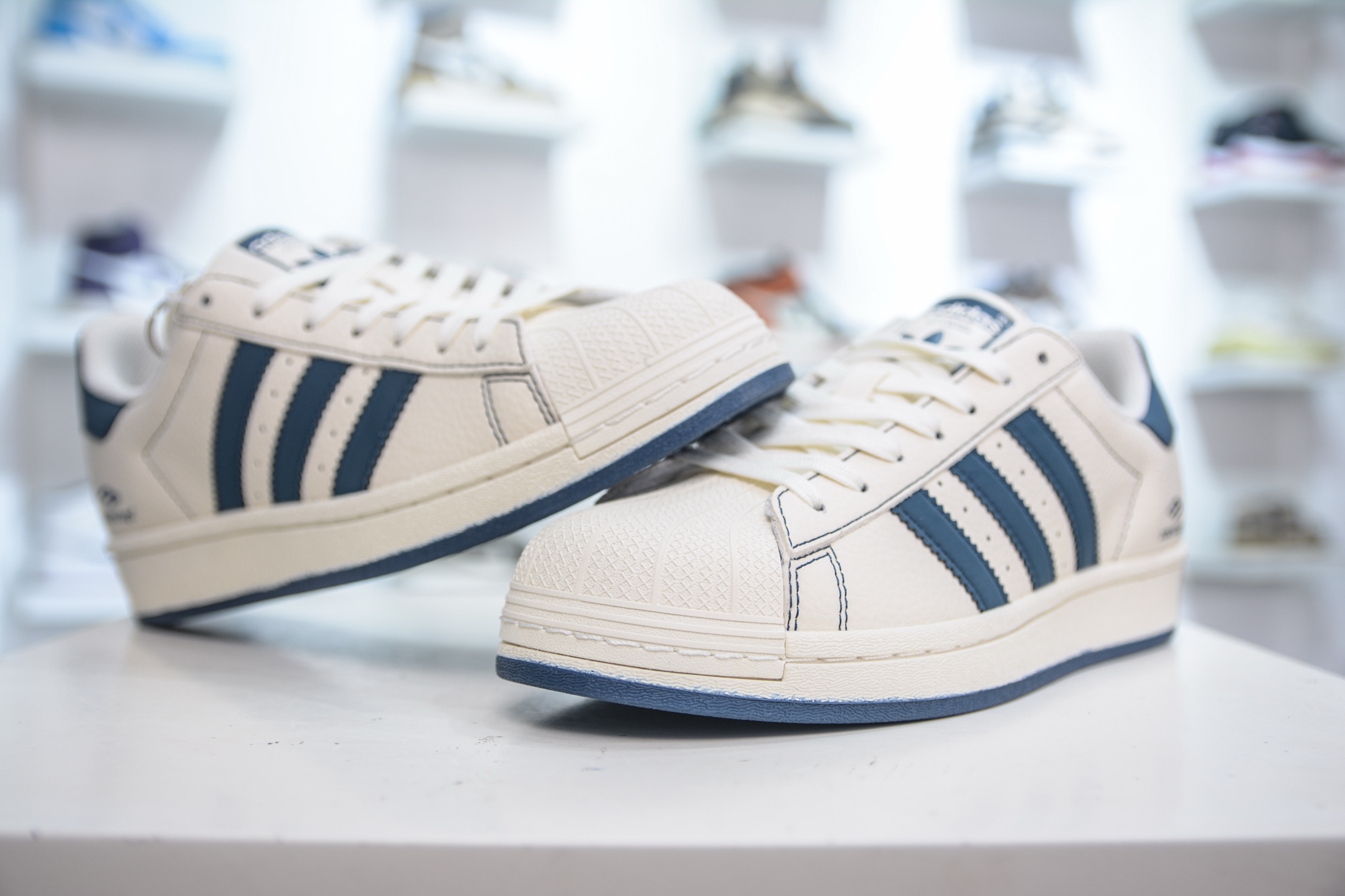 240 AD Originals Superstar x Balenciaga 经典复古贝壳头板鞋 QF5805