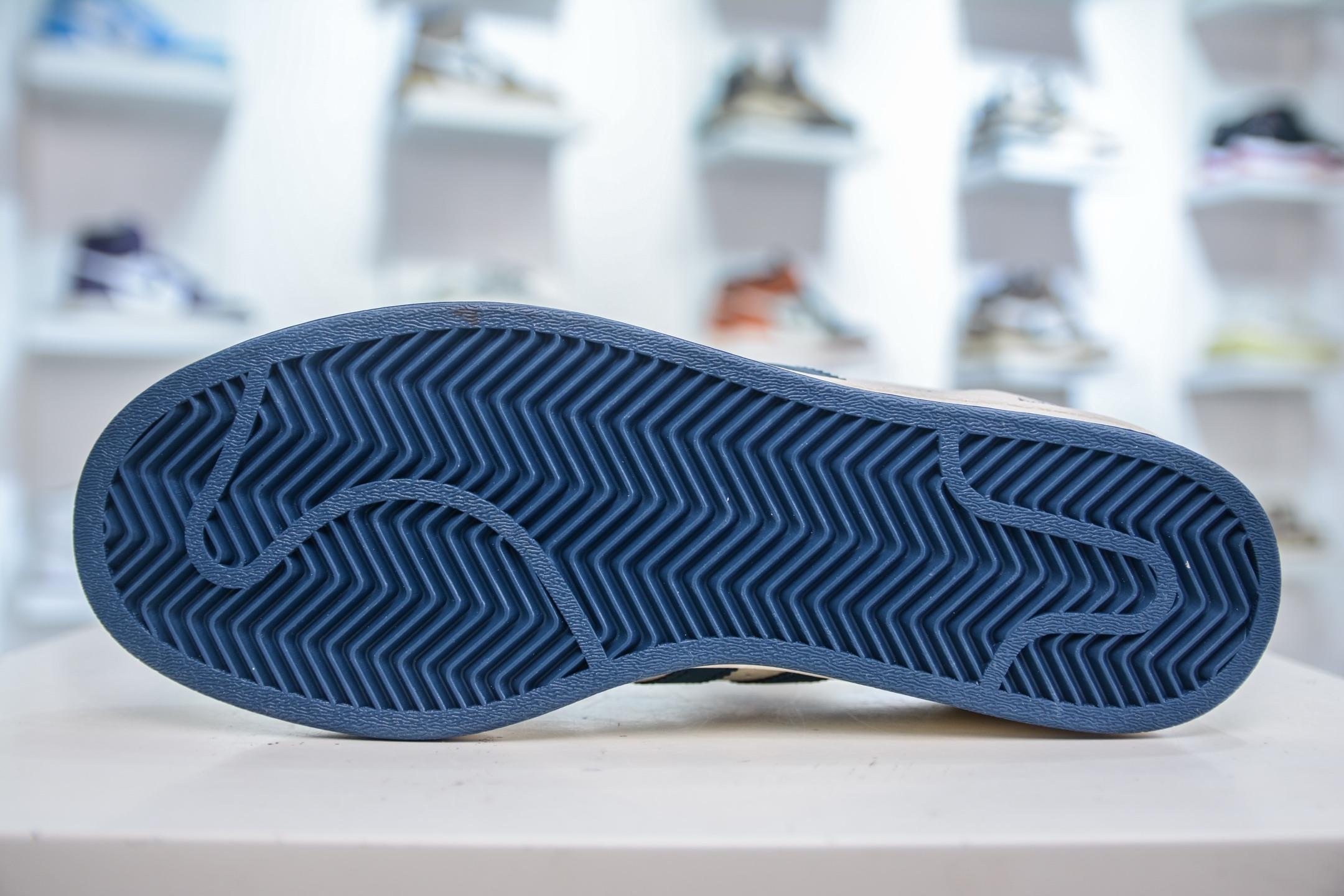 240 AD Originals Superstar x Balenciaga 经典复古贝壳头板鞋 QF5805