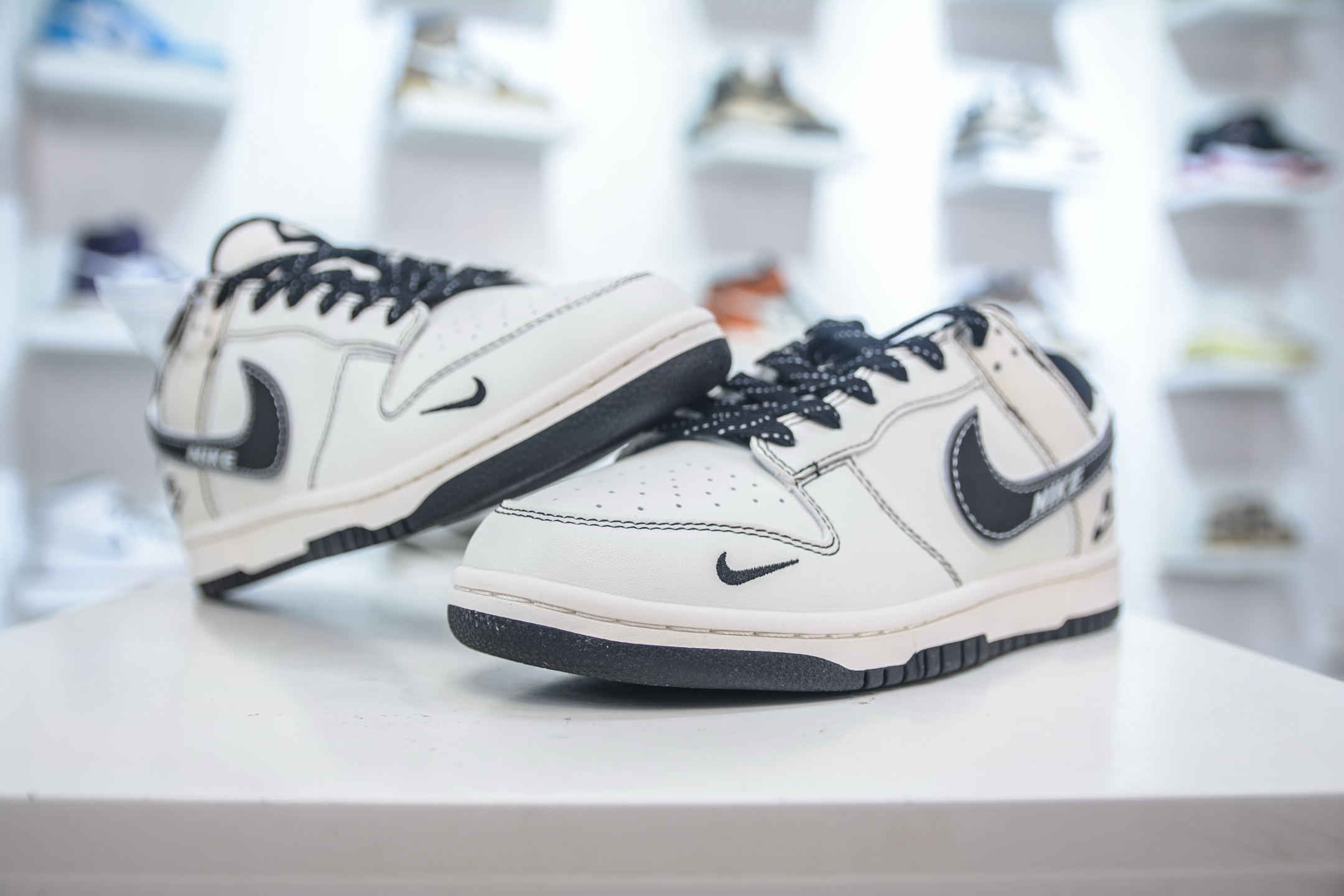Nike SB Dunk Low x Nike - White/Black Colorway, Premium Materials & Craftsmanship 4 i1754410426938 6008 0 3