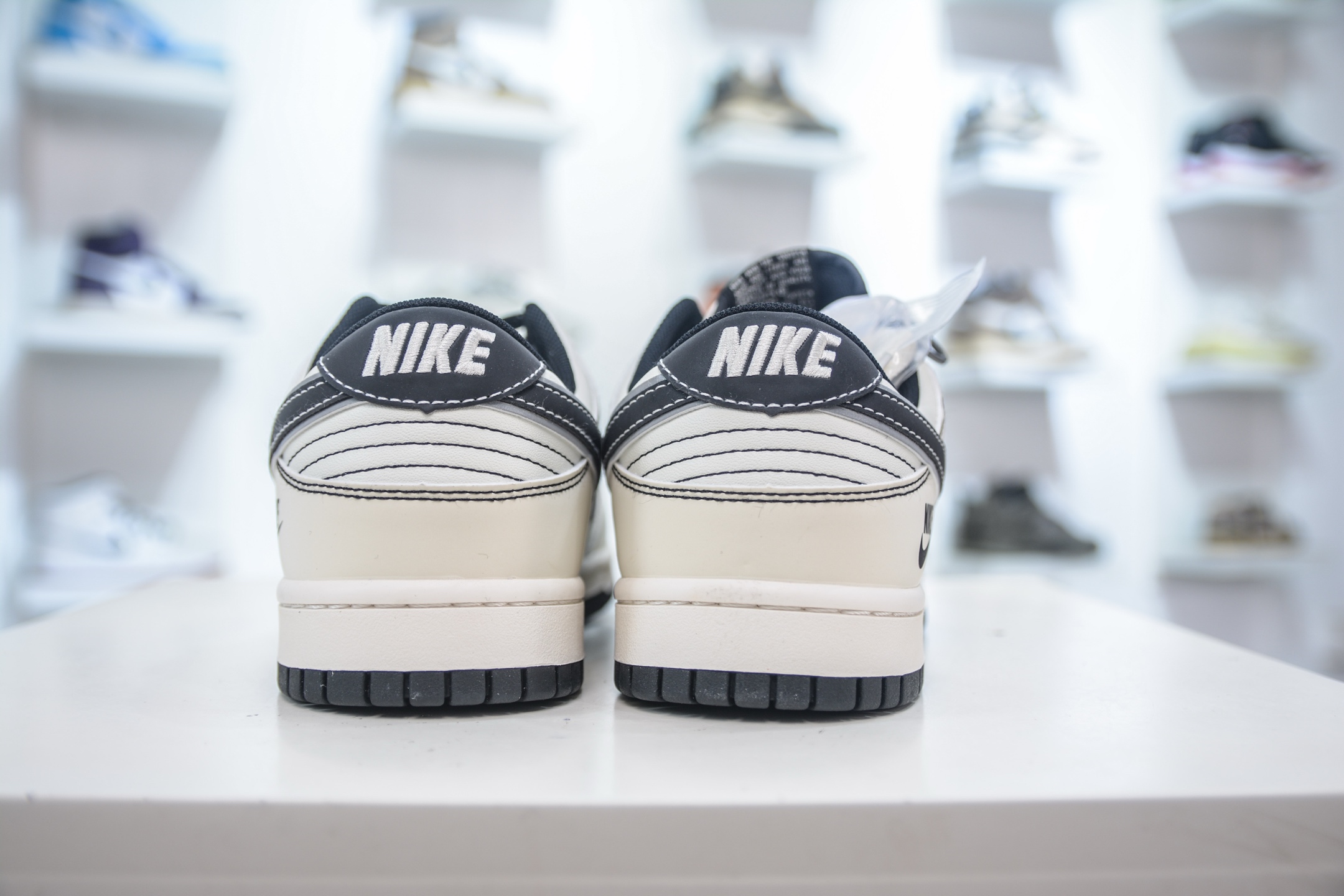 Nike SB Dunk Low x Nike - White/Black Colorway, Premium Materials & Craftsmanship 2 i1754410426996 4203 0 1