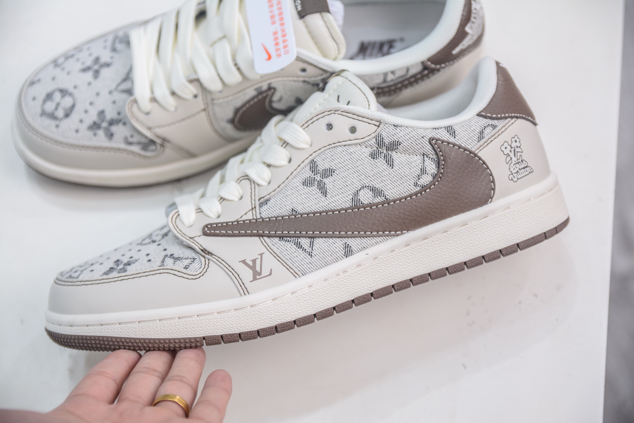 Air Jordan AJ1 Low X Louis Vuitt低帮联名LV-米灰棕 XS7089-605