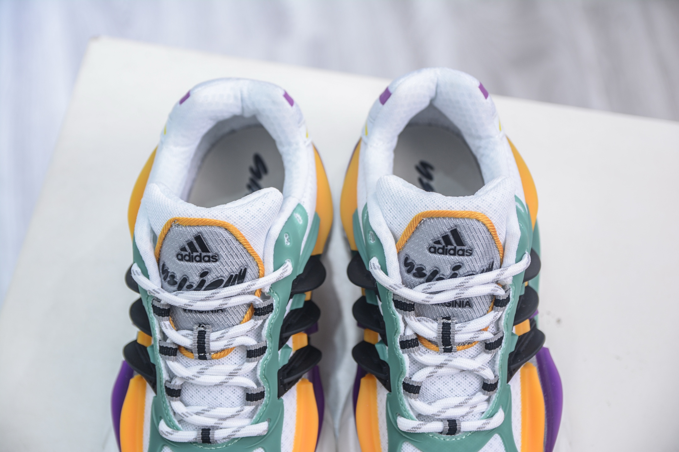 Pharrell x adidAdistar Jellyfish 低帮复古风老爹鞋 JP9269