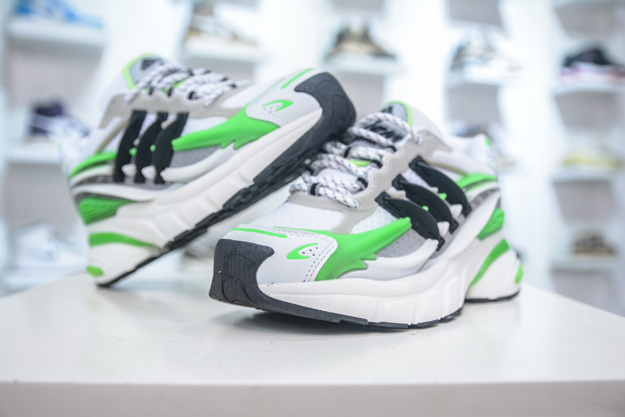 Pharrell x adidAdistar Jellyfish 低帮复古风老爹鞋 JP9264