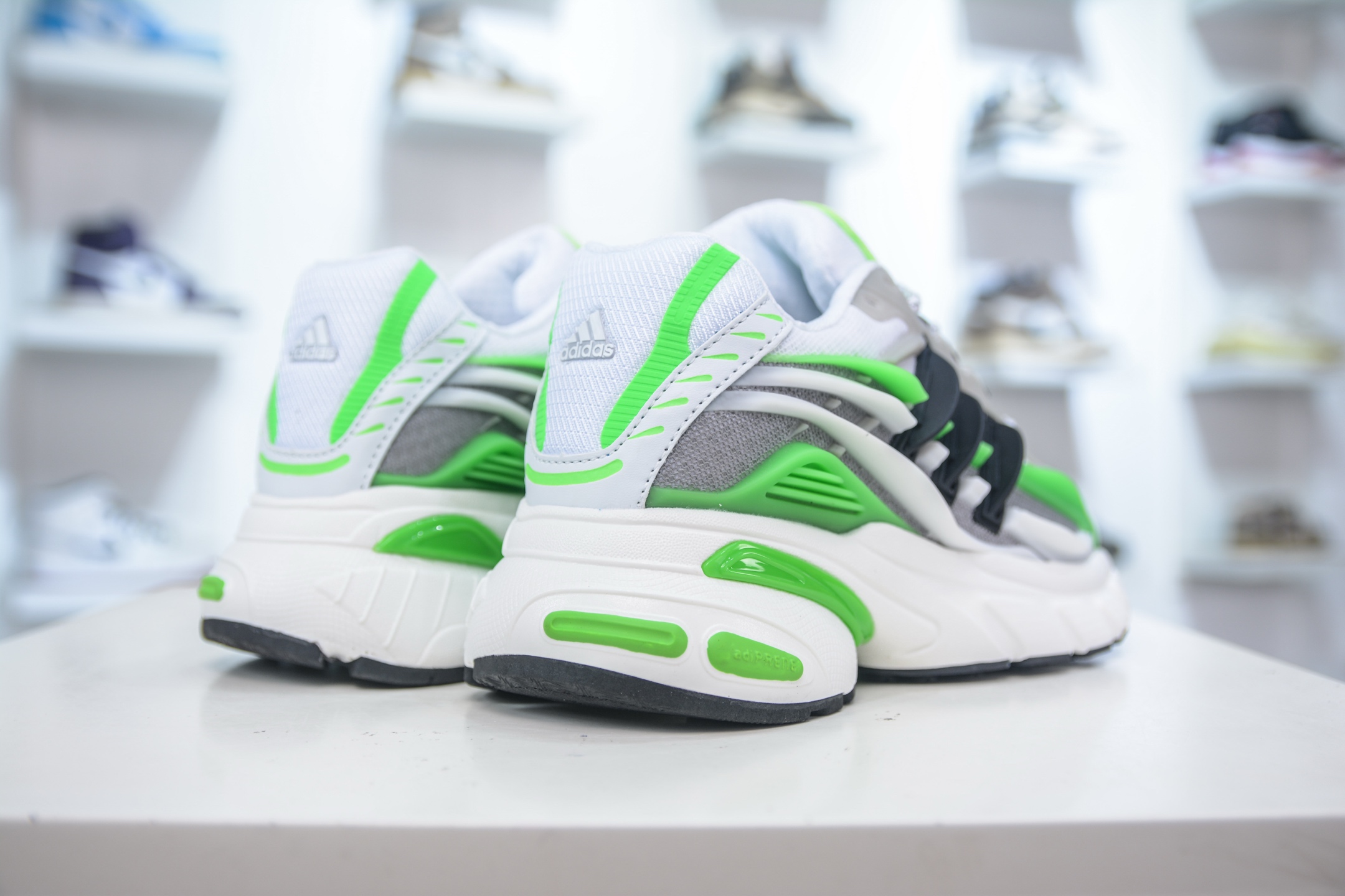Pharrell x adidAdistar Jellyfish 低帮复古风老爹鞋 JP9264