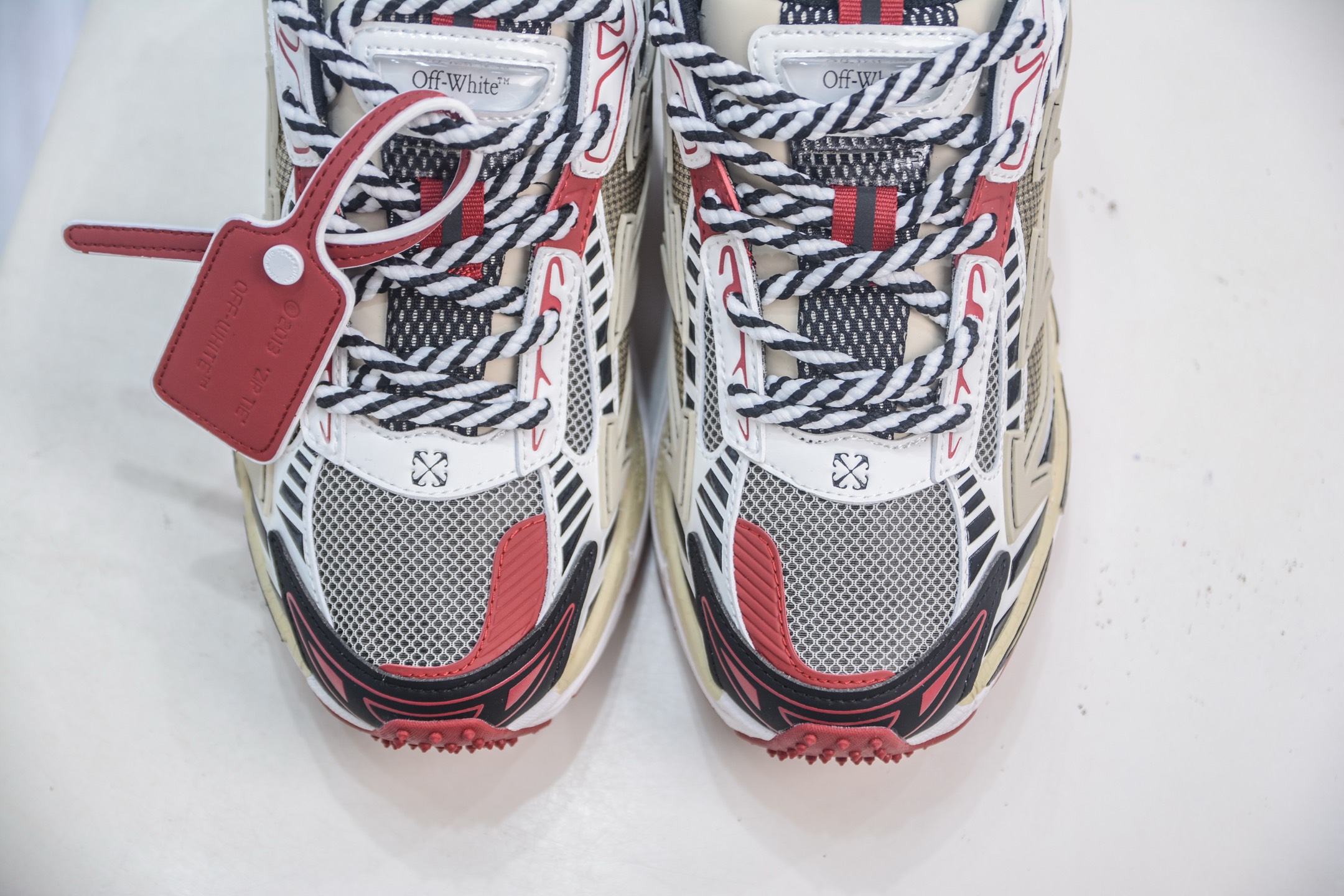 KX神版 Off-White 2024年OW最新款跑鞋