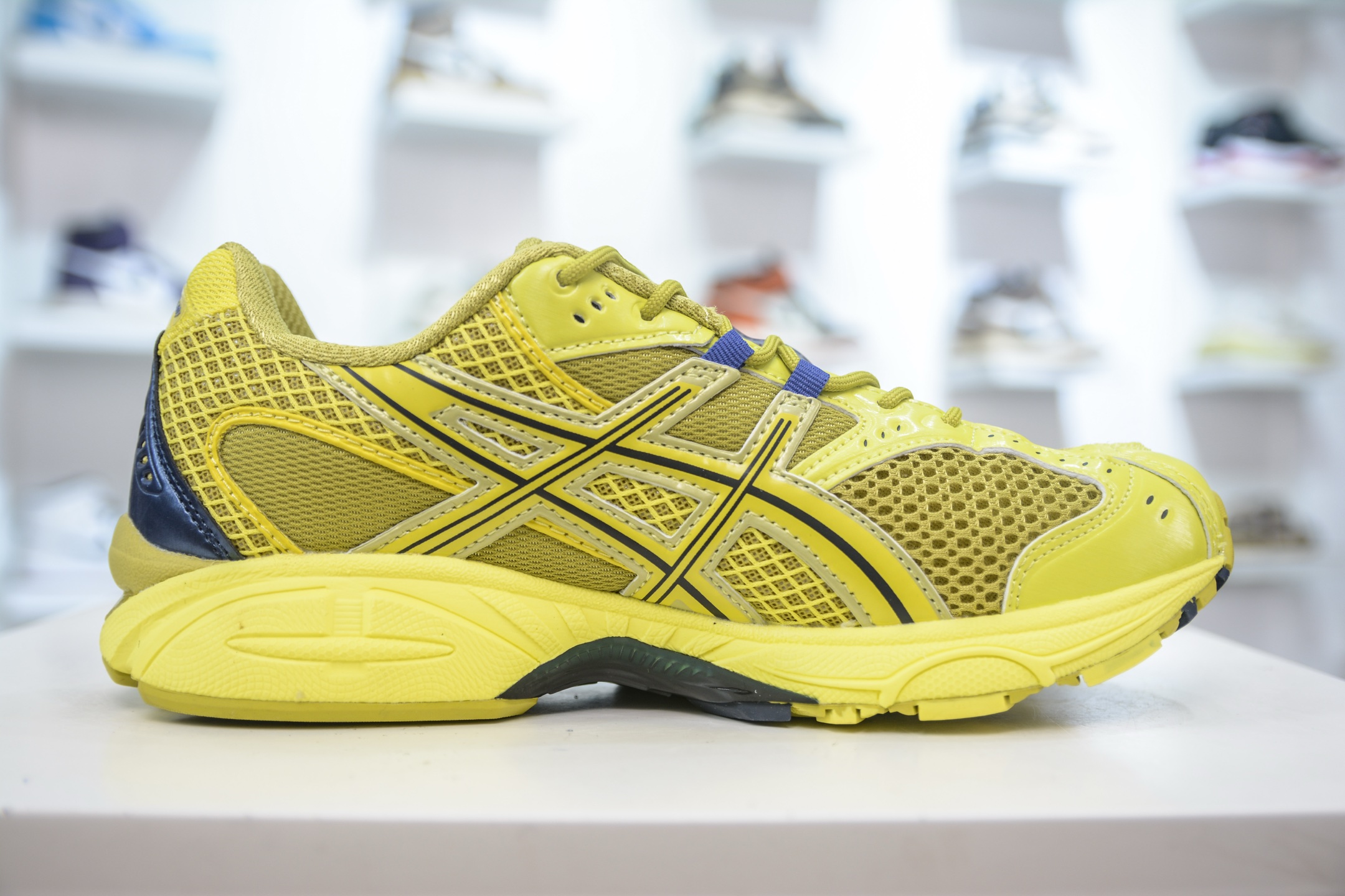 210 Asics GEL-Kahana NIMBUS 10.1 耐磨透气低帮休闲鞋  1203A599-300