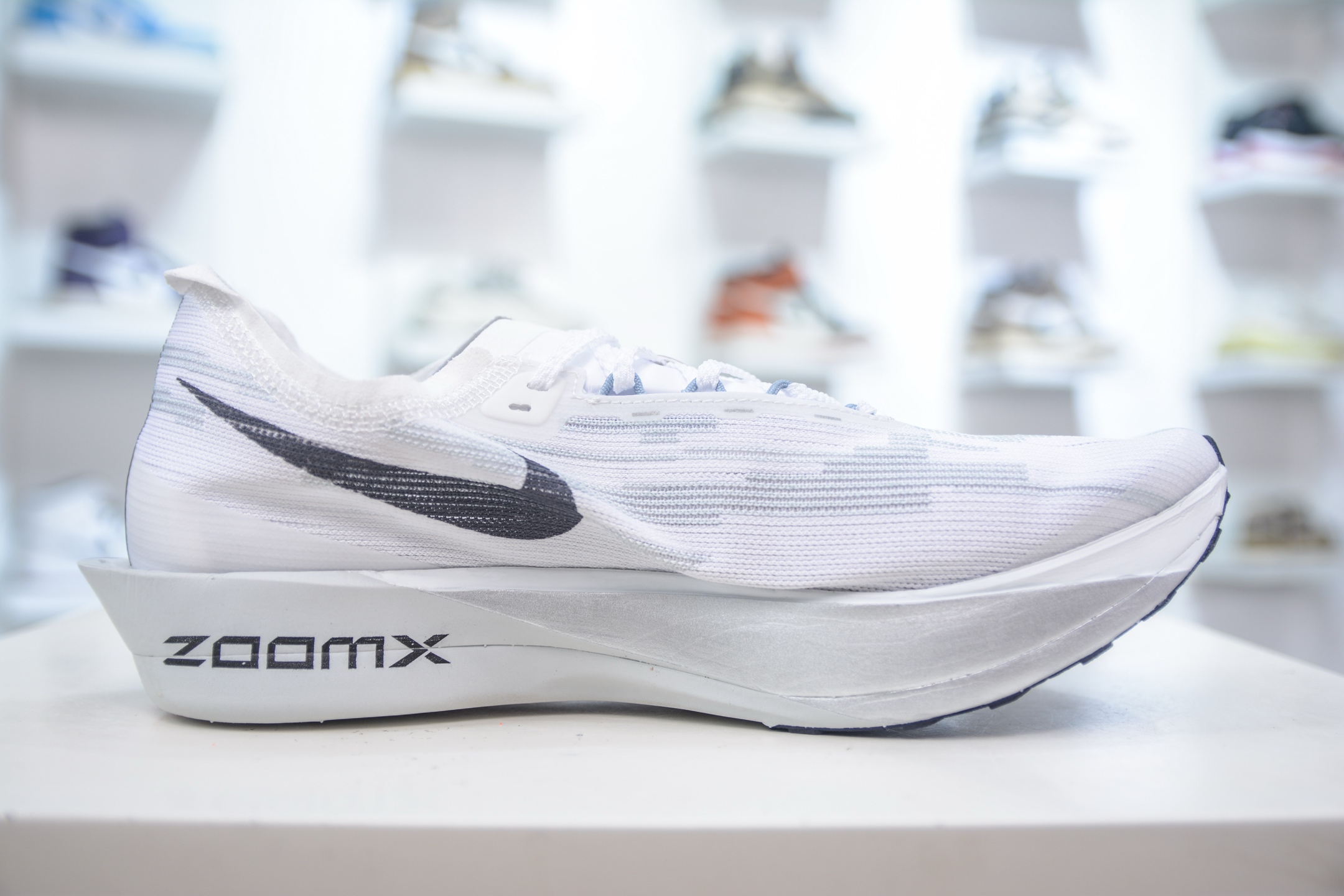 Nike ZoomX Streakfly 2 Marathon Running Shoes - Breathable and Lightweight 3 i1754587593646 5870 0 2