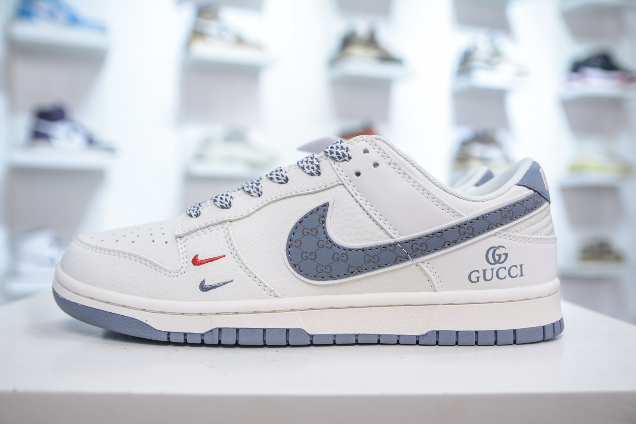 Nike SB Dunk Low x Gucci White/Grey, Premium Leather, Comfortable Fit 2 i1754665514512 2305 0 0