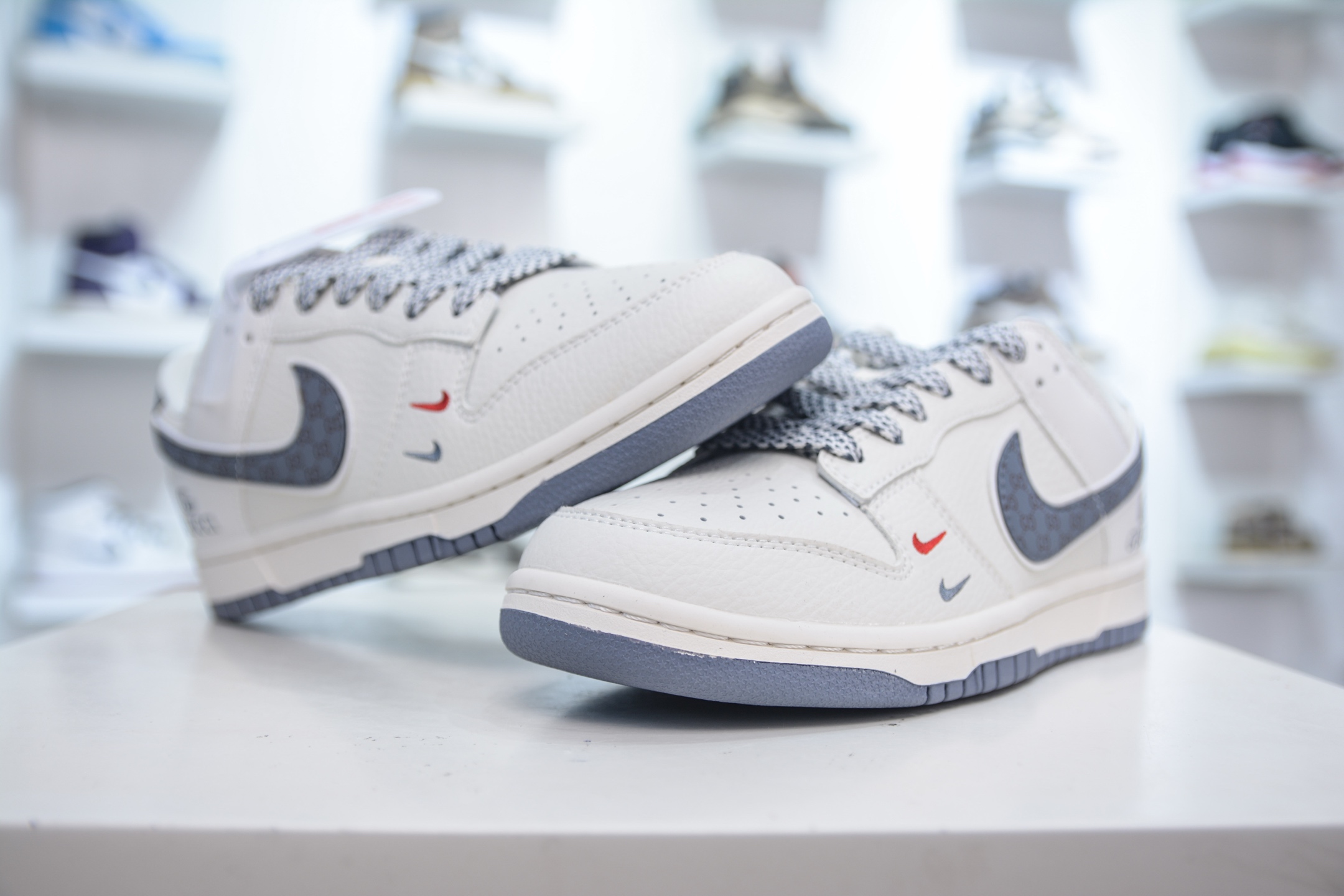 Nike SB Dunk Low x Gucci White/Grey, Premium Leather, Comfortable Fit 5 i1754665514579 1682 0 3