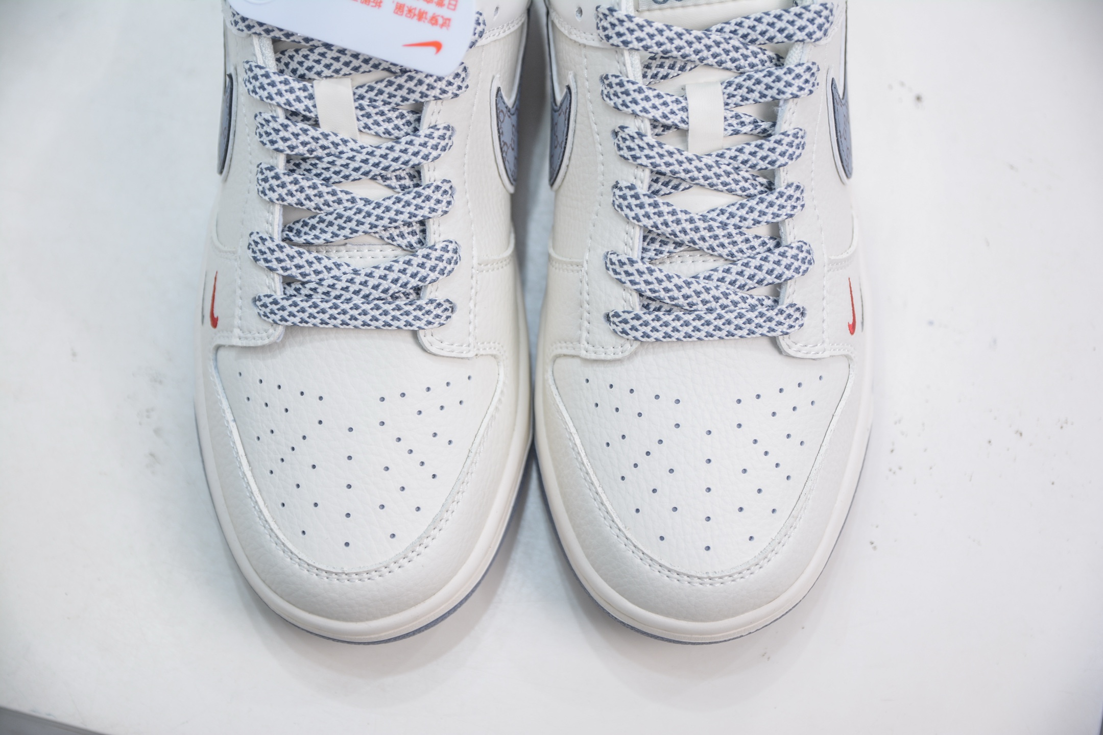 Nike SB Dunk Low x Gucci White/Grey, Premium Leather, Comfortable Fit 10 i1754665516342 8684 0 8
