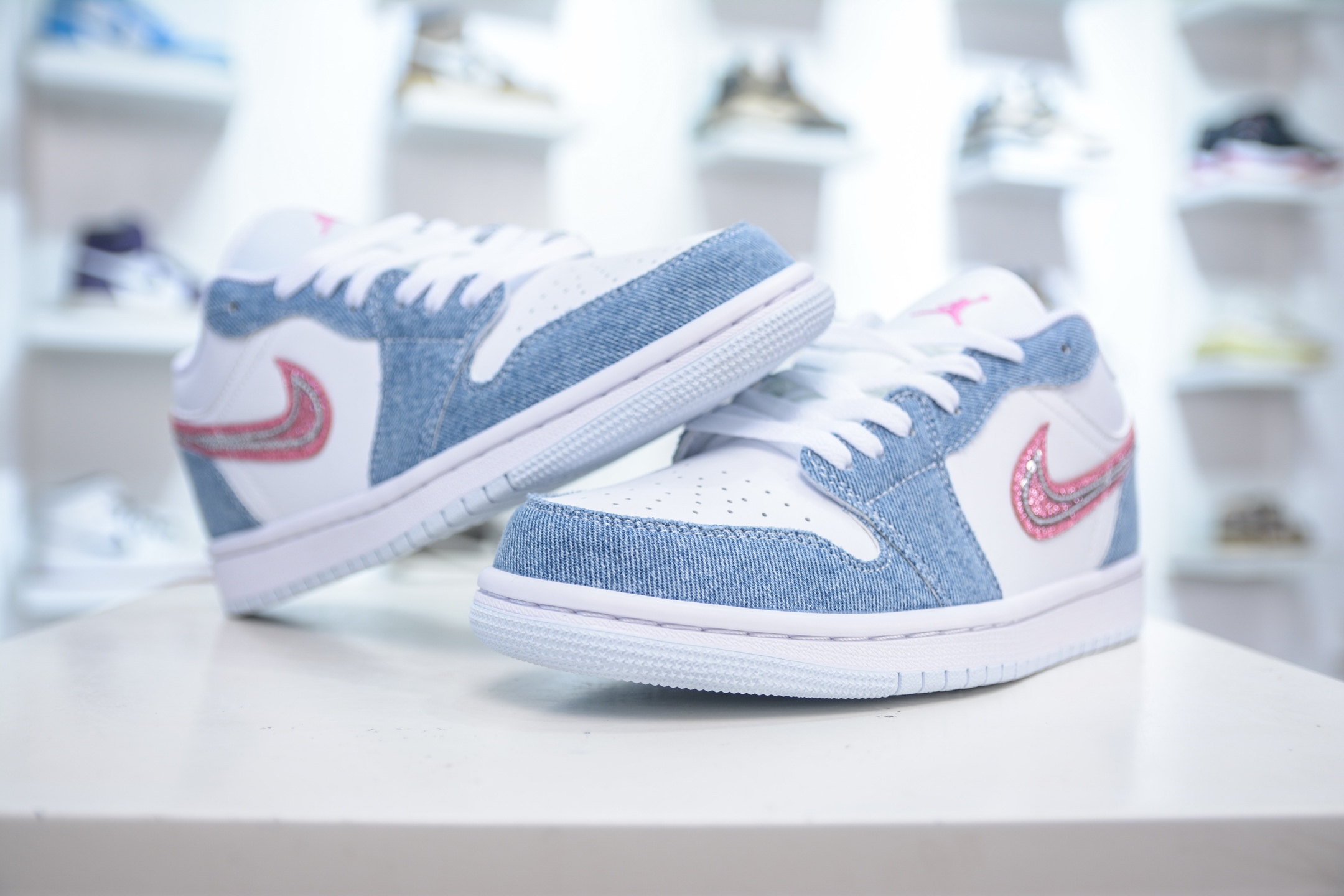 Air Jordan 1 Low White Blue Denim Pink Diamond Shoes HQ2001-400 5 i1754665662505 578 0 3