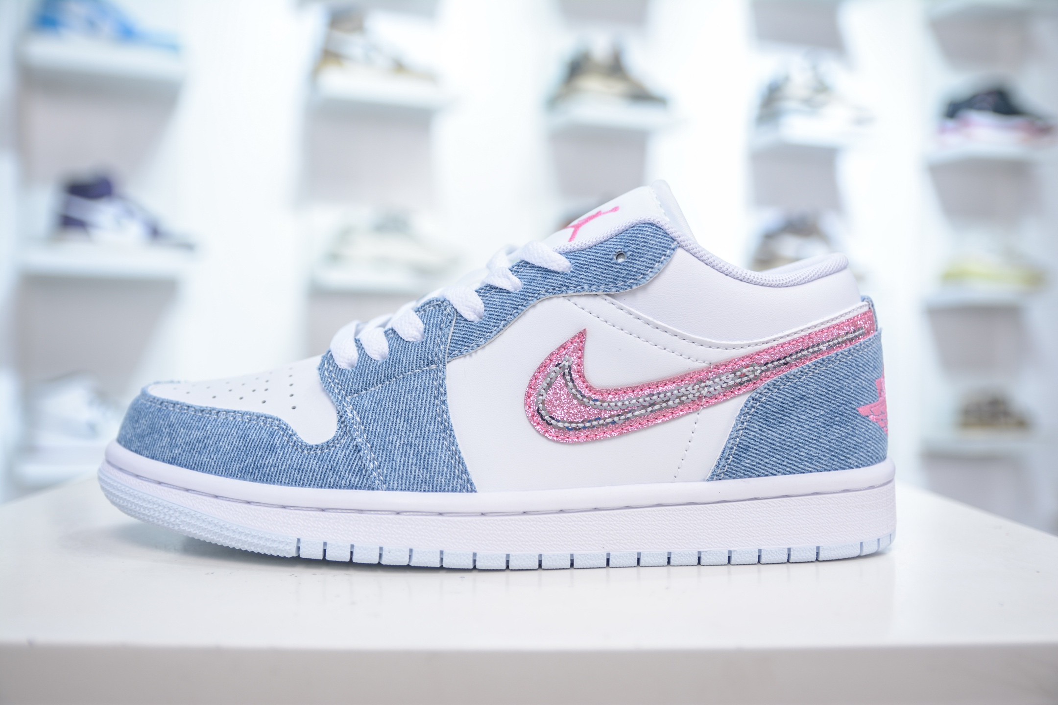Air Jordan 1 Low White Blue Denim Pink Diamond Shoes HQ2001-400 2 i1754665662567 8537 0 0