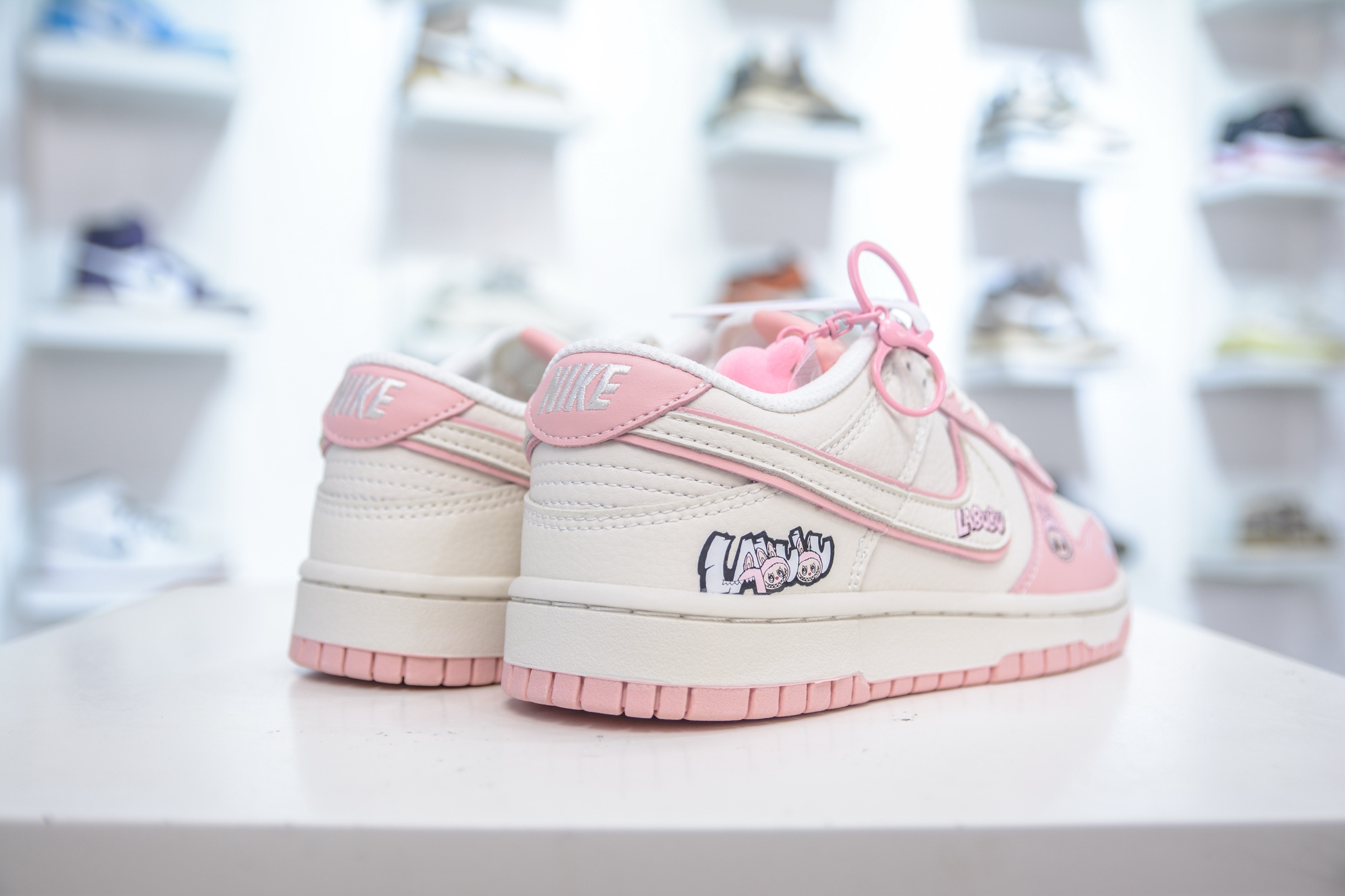 Nike SB Dunk Low x Labubu Collaboration - Cream White/Pink Sneakers 7 i1754665715559 5953 0 5