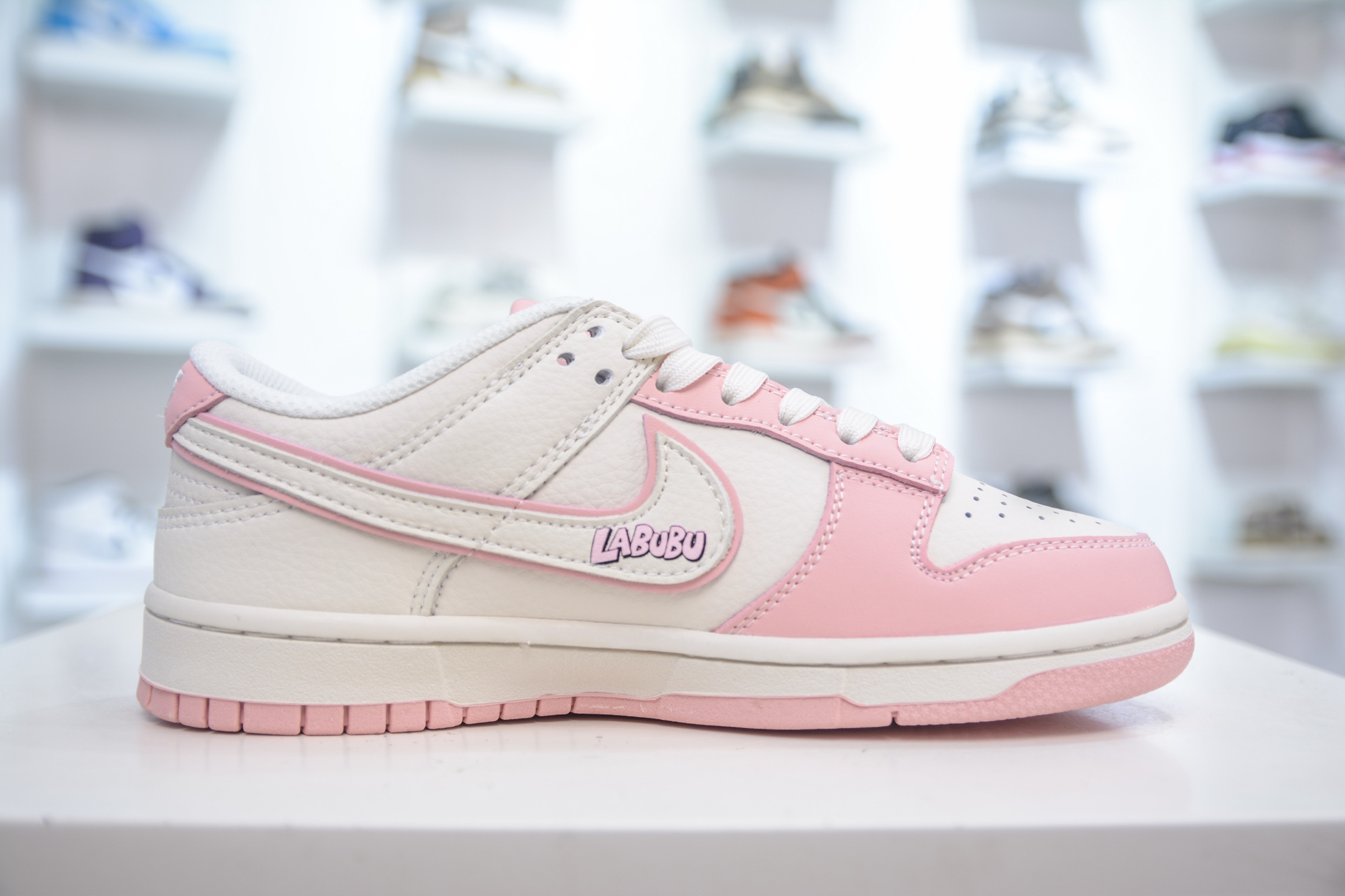 Nike SB Dunk Low x Labubu Collaboration - Cream White/Pink Sneakers 4 i1754665715634 2095 0 2