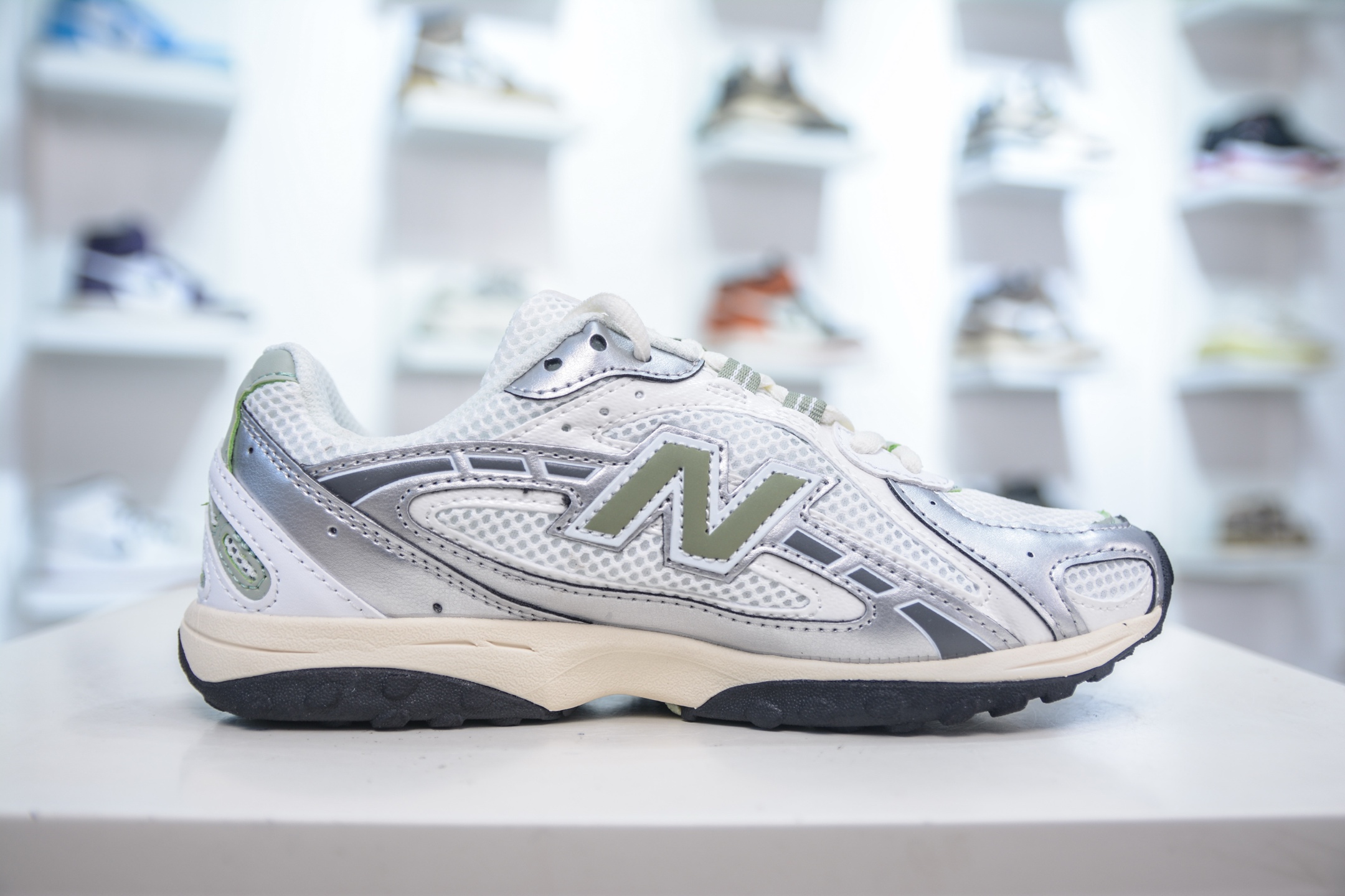 New Balance 204 Retro Casual Running Shoes - Stylish and Comfortable 3 i1754665855172 468 0 2