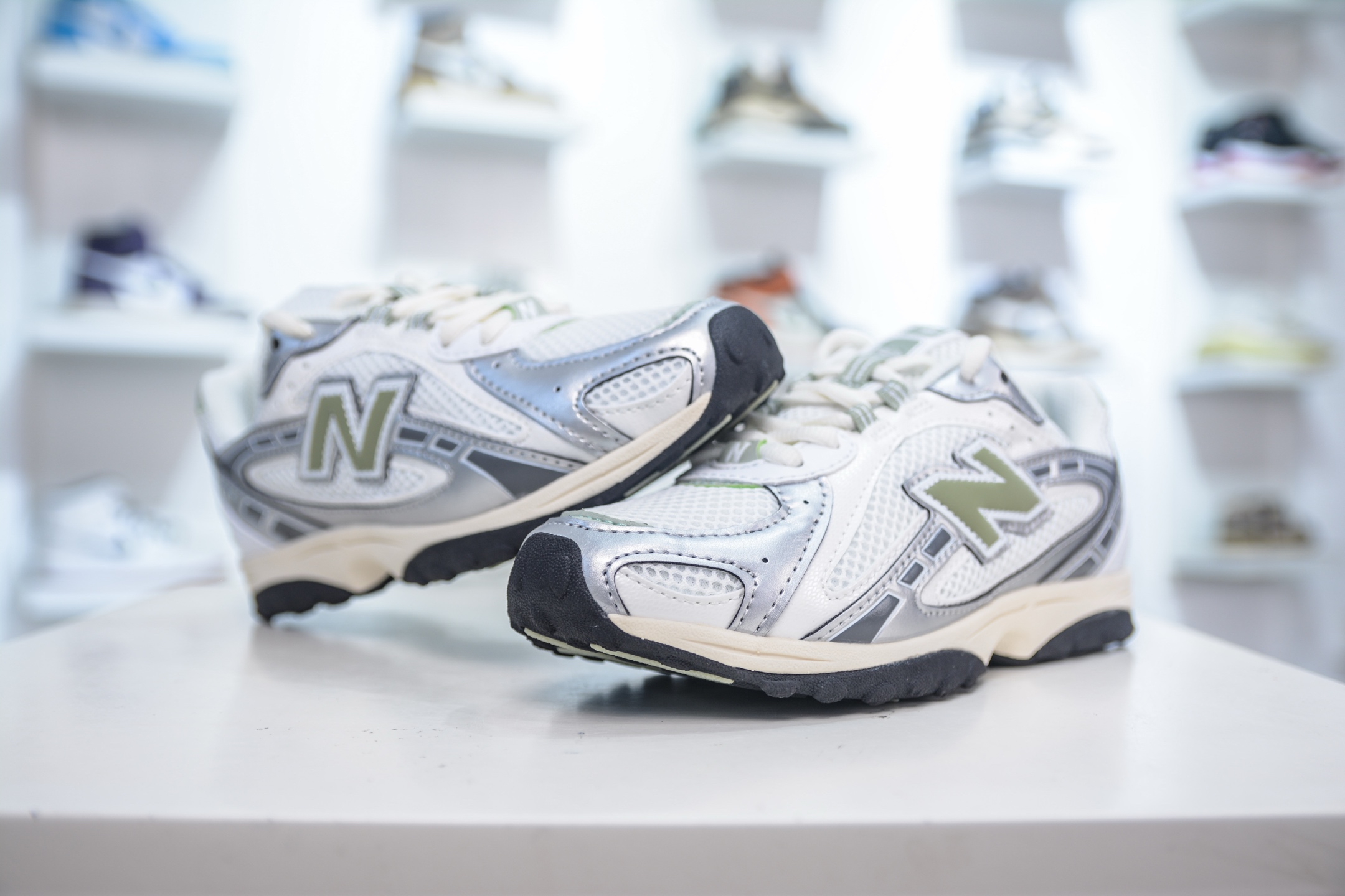 New Balance 204 Retro Casual Running Shoes - Stylish and Comfortable 4 i1754665855173 2503 0 3