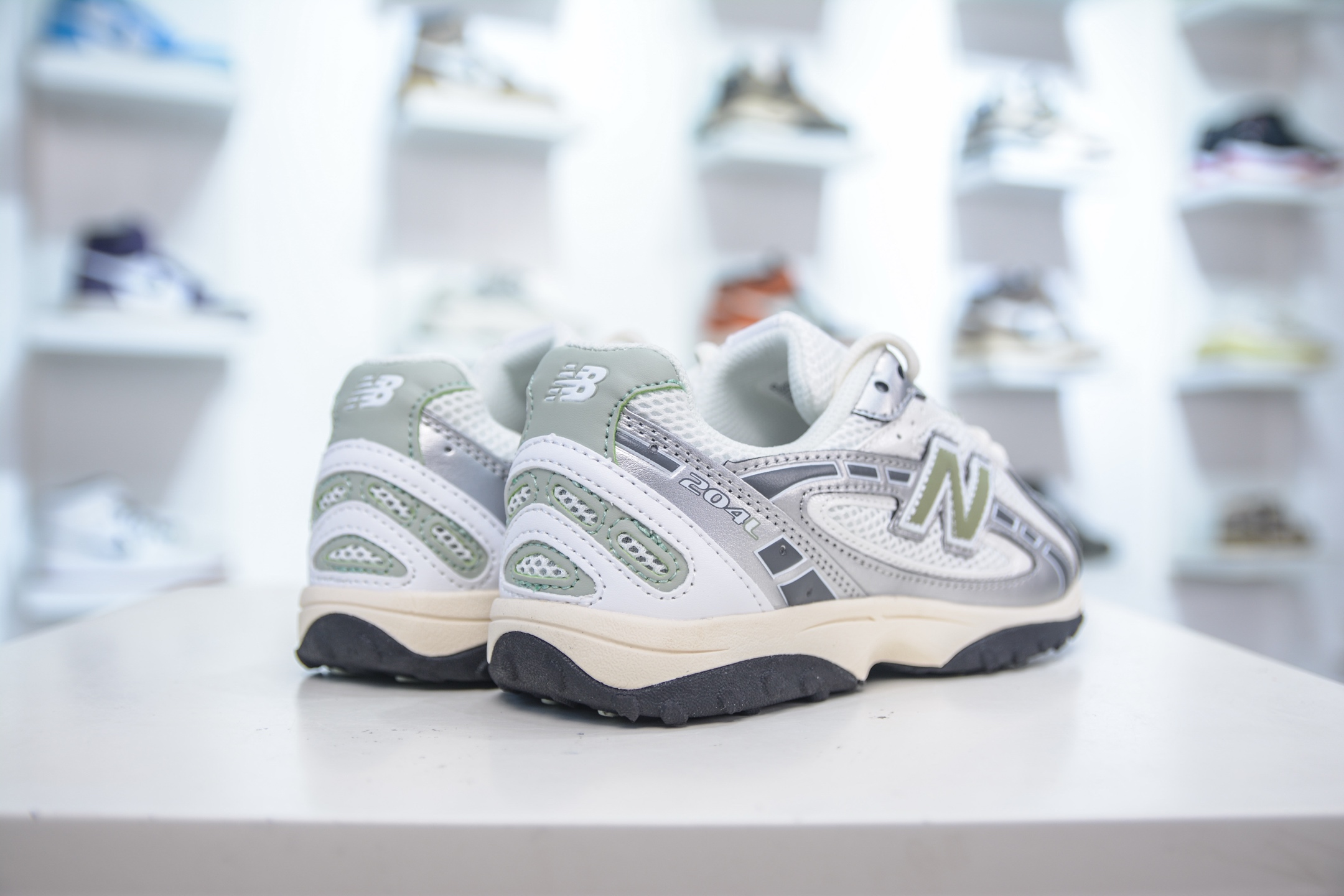 New Balance 204 Retro Casual Running Shoes - Stylish and Comfortable 6 i1754665855192 1954 0 5