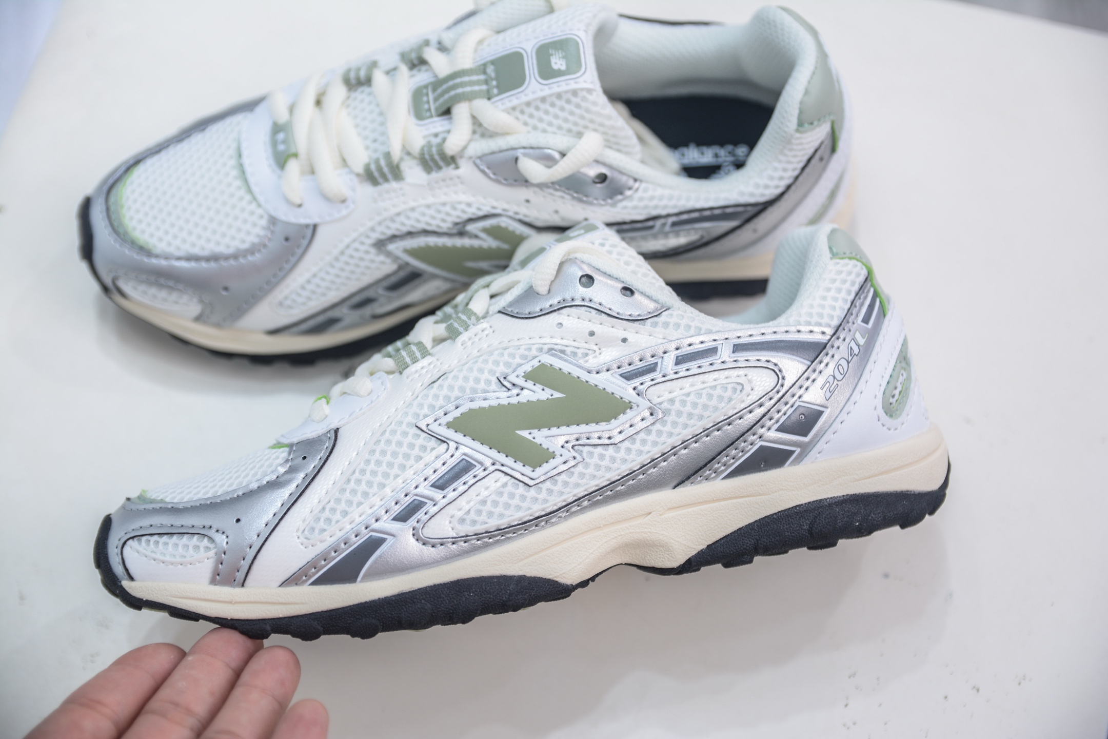 New Balance 204 Retro Casual Running Shoes - Stylish and Comfortable 7 i1754665855225 328 0 6