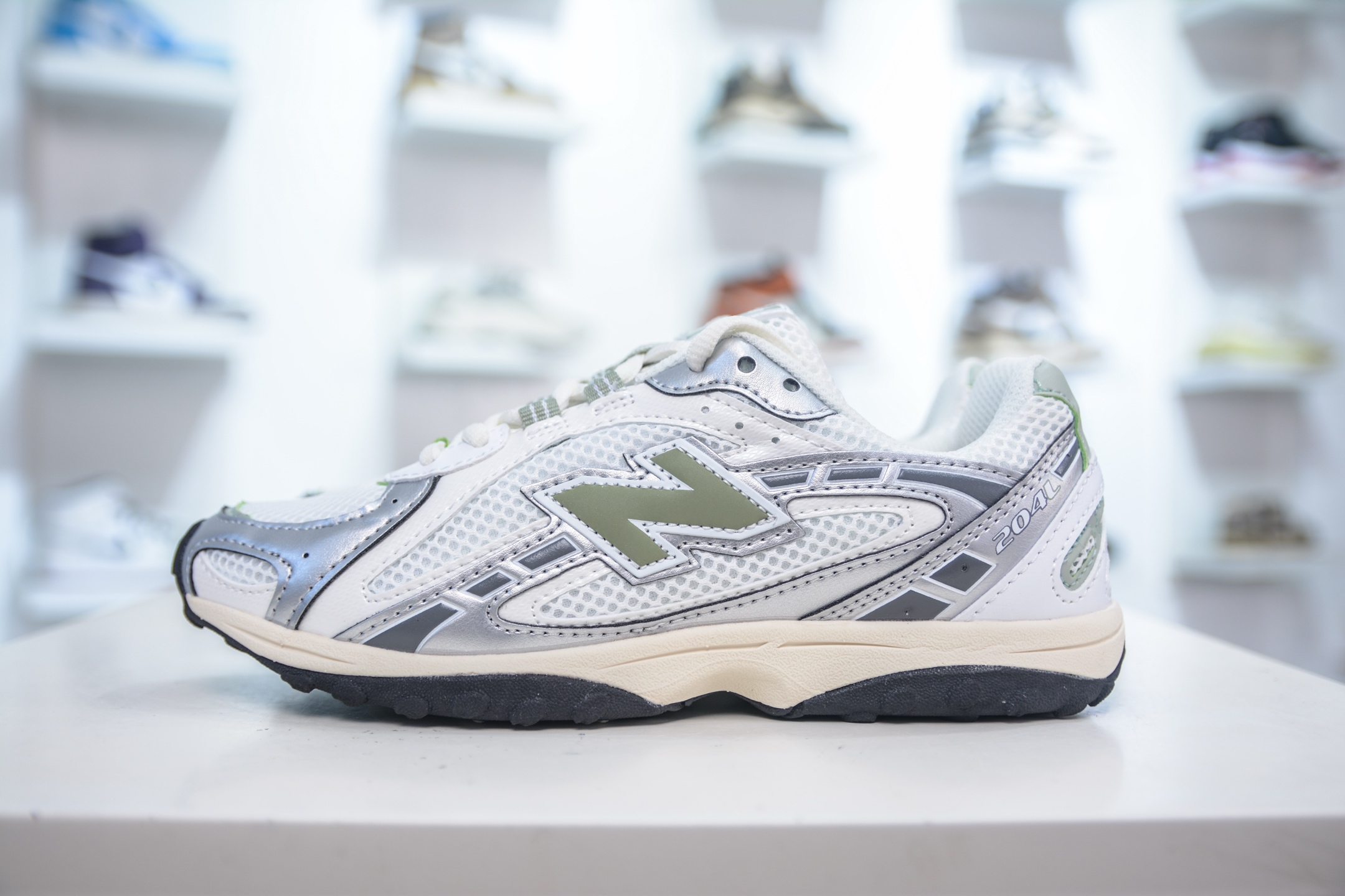 New Balance 204 Retro Casual Running Shoes - Stylish and Comfortable 1 i1754665857148 9472 0 0