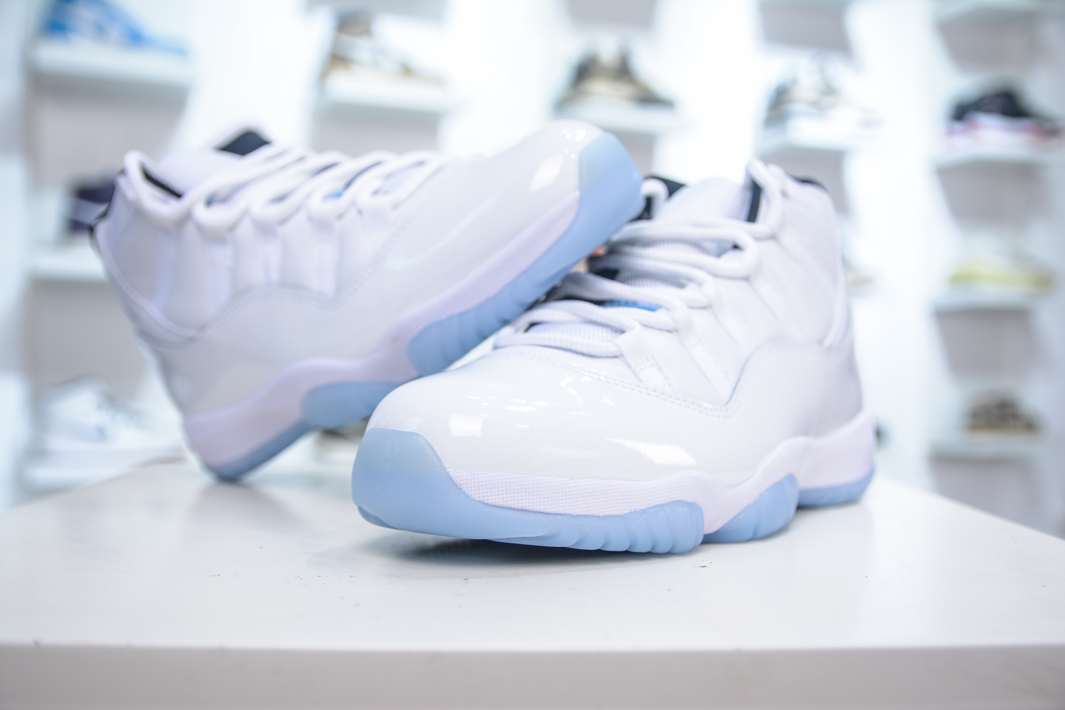 Air Jordan 11 Retro 'Legend Blue' High-Top Sneakers - Premium Quality 4 i1754665923019 5051 0 3