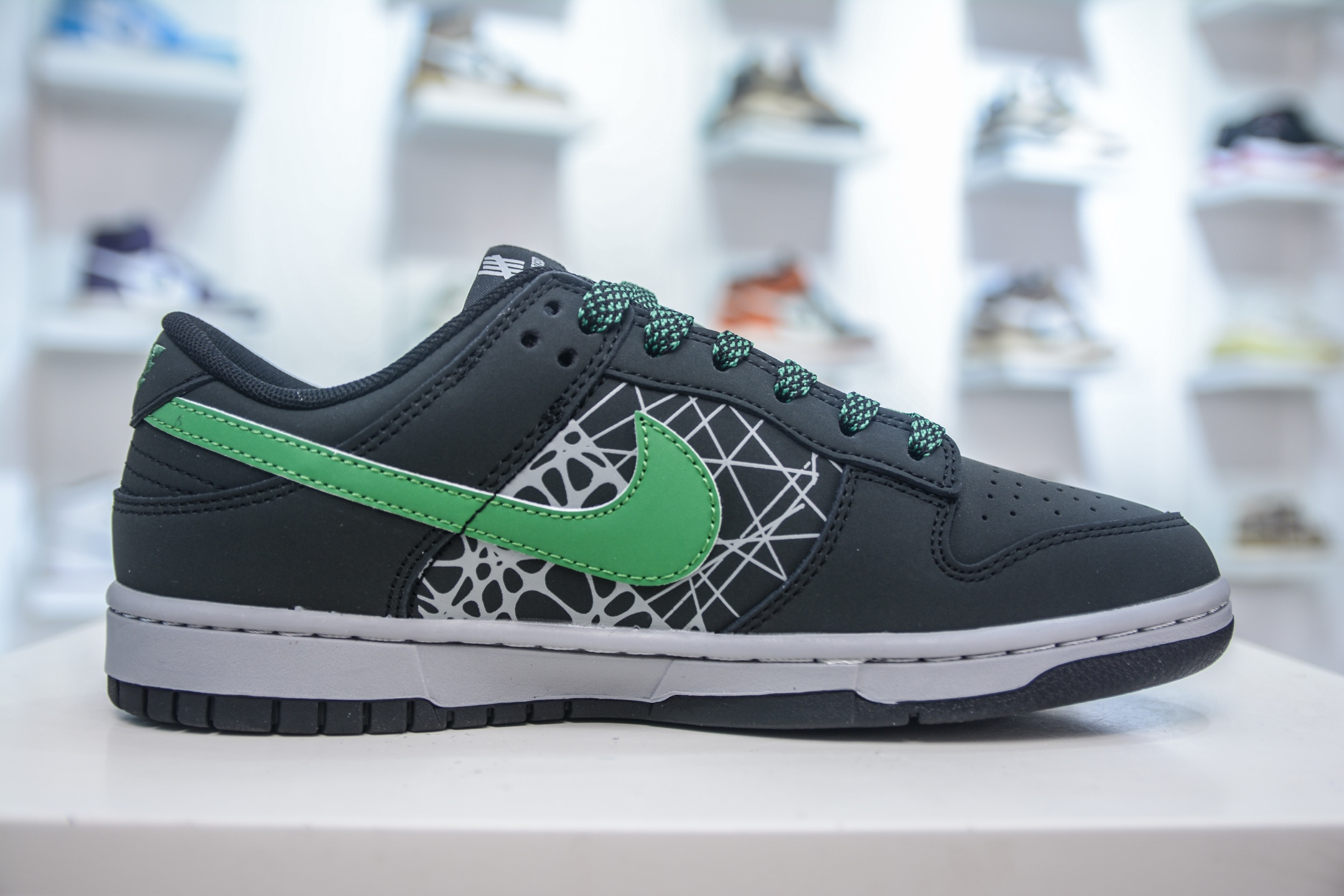 Nike SB Dunk Low x UNDEFEATED Black Green, Original High Quality Sneaker 4 i1754751031676 1677 0 2