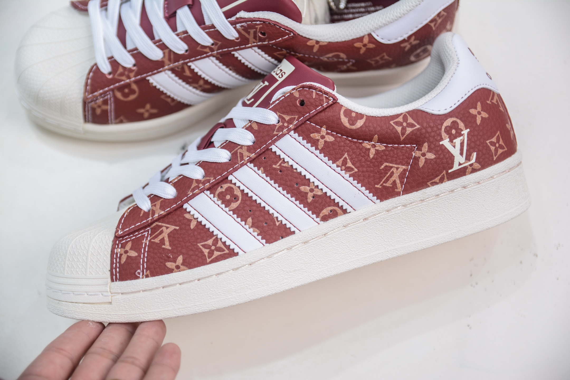 Adidas Originals Superstar x Louis Vuitton Shelltoe Sneakers 8 i1754845583415 8585 0 6