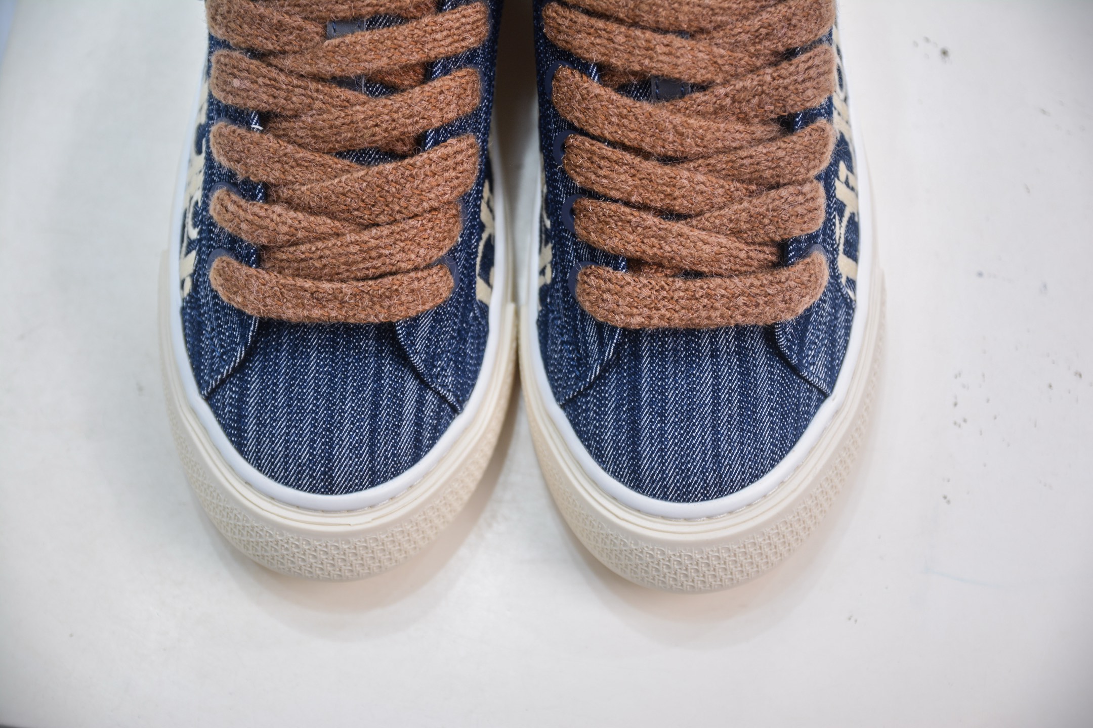 Dior B33 Denim Oblique Sneakers, 2024 New. Iconic Fashion & Comfort Shoes 9 i1754845790422 7344 0 8