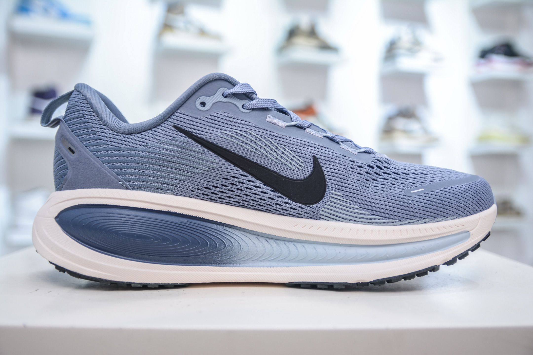 Nike Air Zoom Vomero 18: Lightweight, Comfortable Running Shoes for Women 4 i1754927553772 9690 0 2