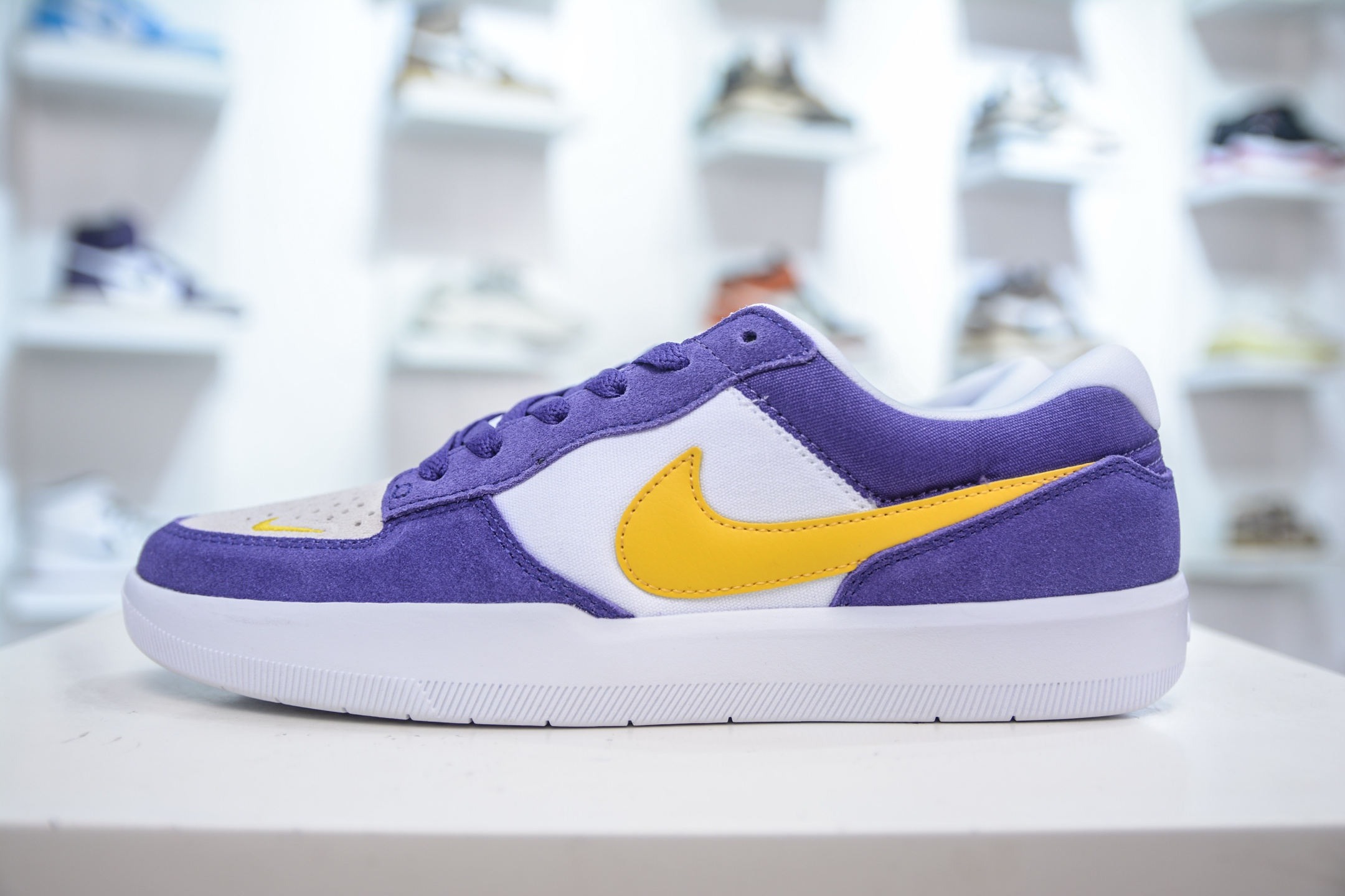 Nike SB Force 58 Low-Top Skateboarding Shoes with Retro Rubber Sole - DV5477 500 2 i1754927708523 7181 0 0