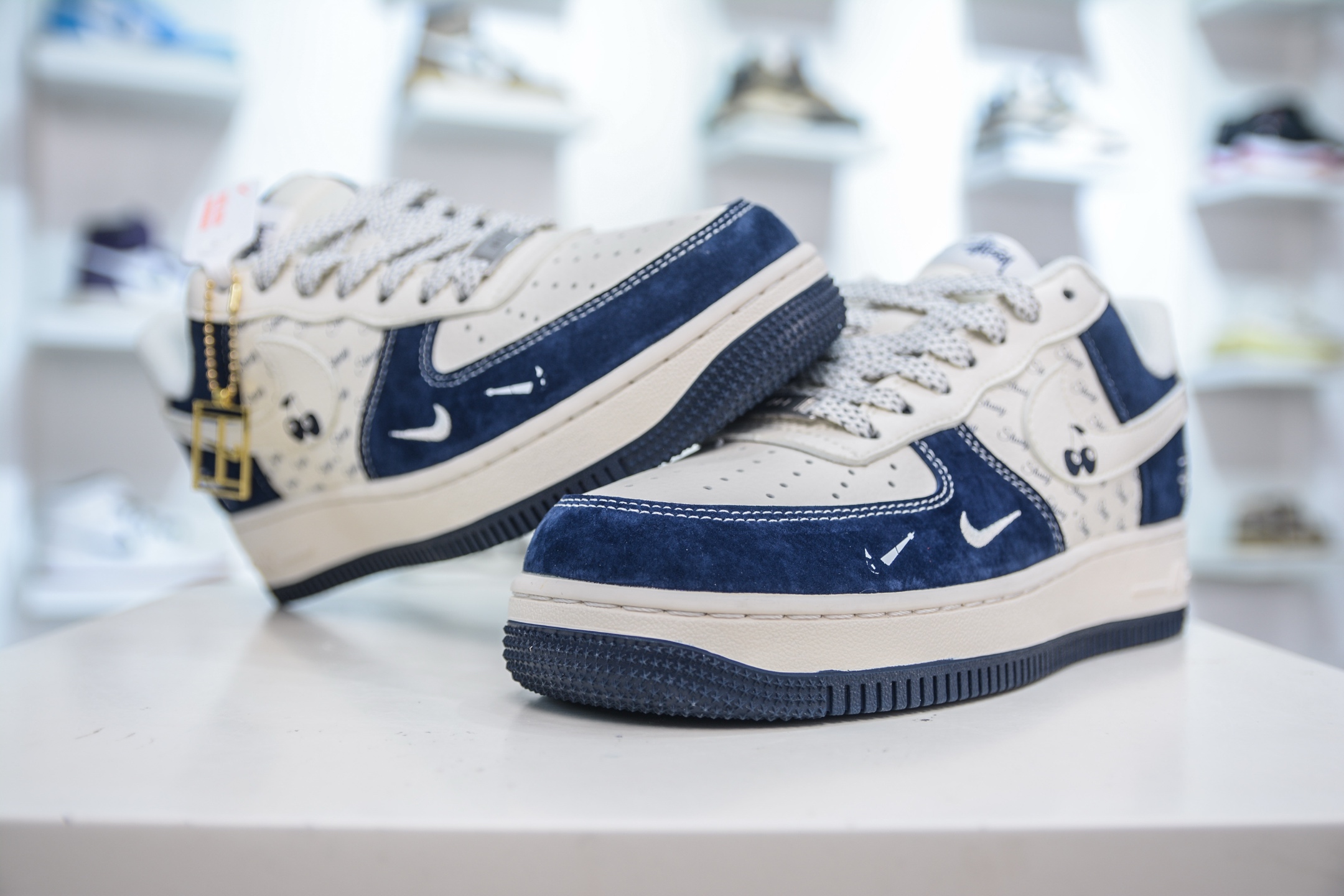 Stussy x Nike Air Force 1 Low White Deep Blue Collaboration Sneakers 5 i1754927847367 1487 0 3