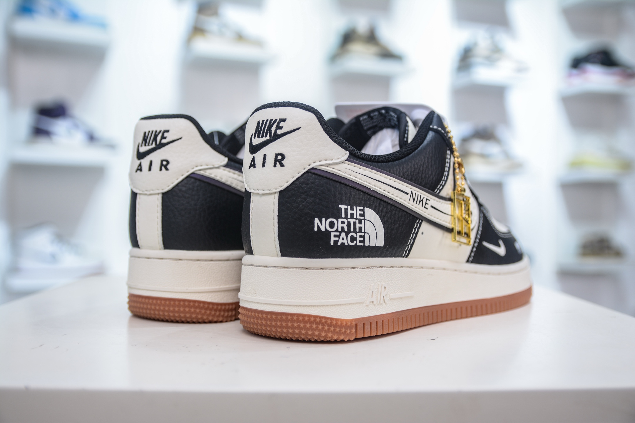 The North Face x Nike Air Force 1 Black/White Casual Fashion Sneaker 6 i1754927906175 2221 0 5