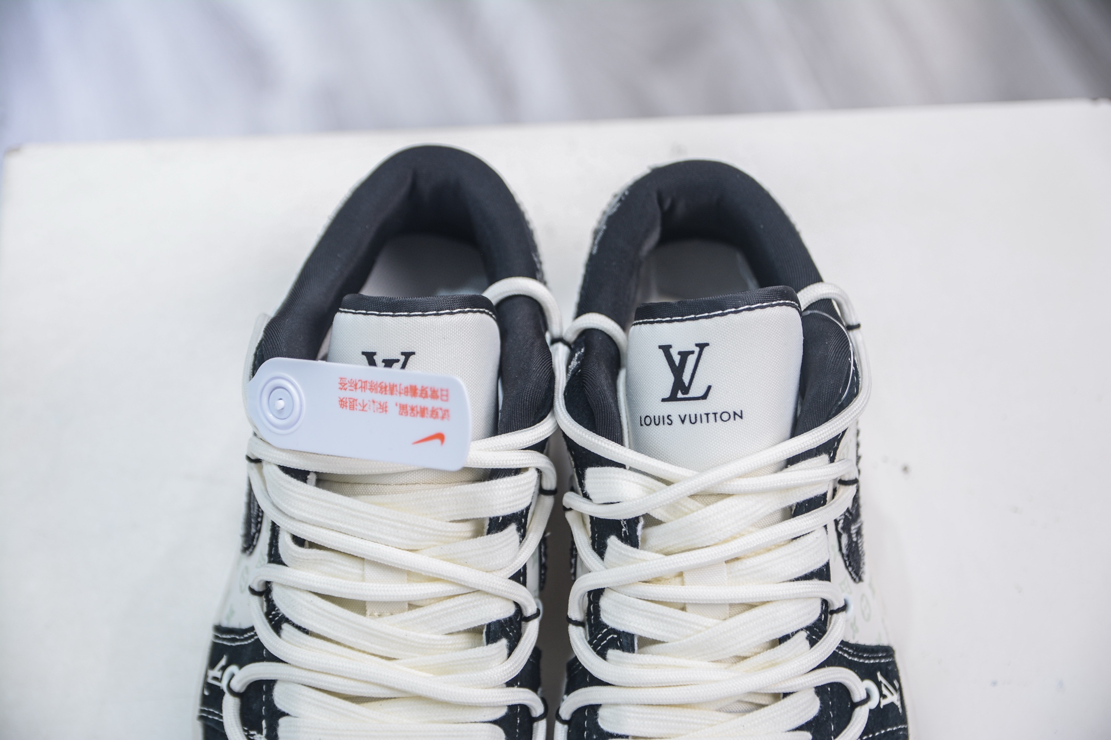 Air Jordan 1 Retro Low x Louis Vuitton Black Toe Custom Sneakers 9 i1754928086074 44 0 7