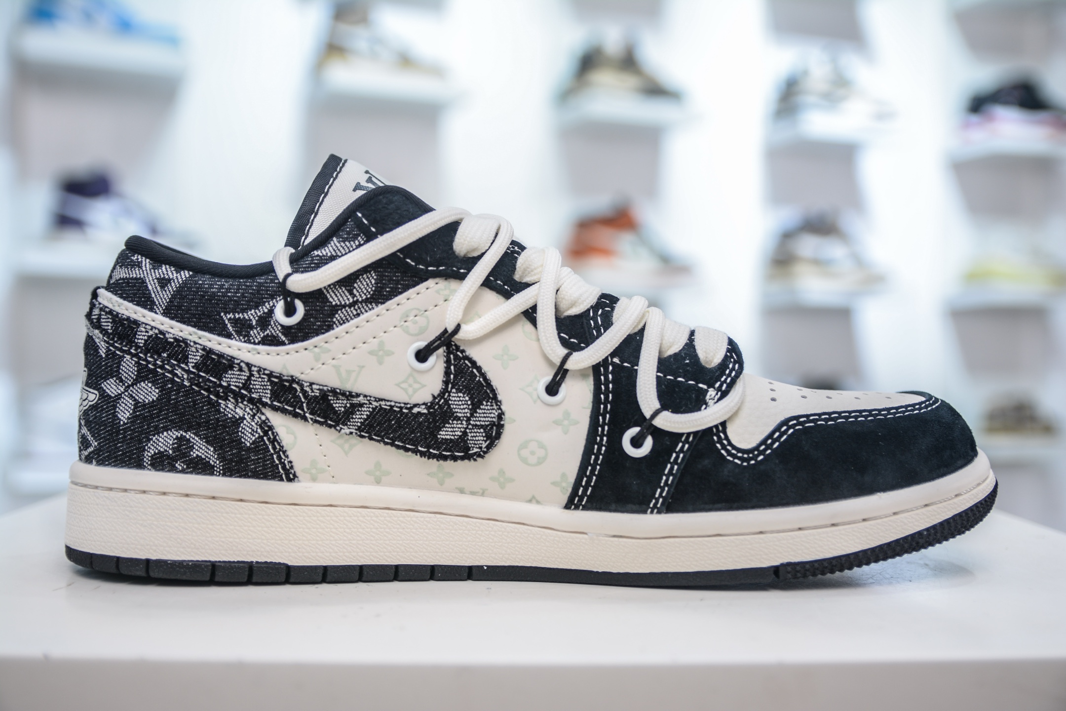Air Jordan 1 Retro Low x Louis Vuitton Black Toe Custom Sneakers 4 i1754928086123 7739 0 2