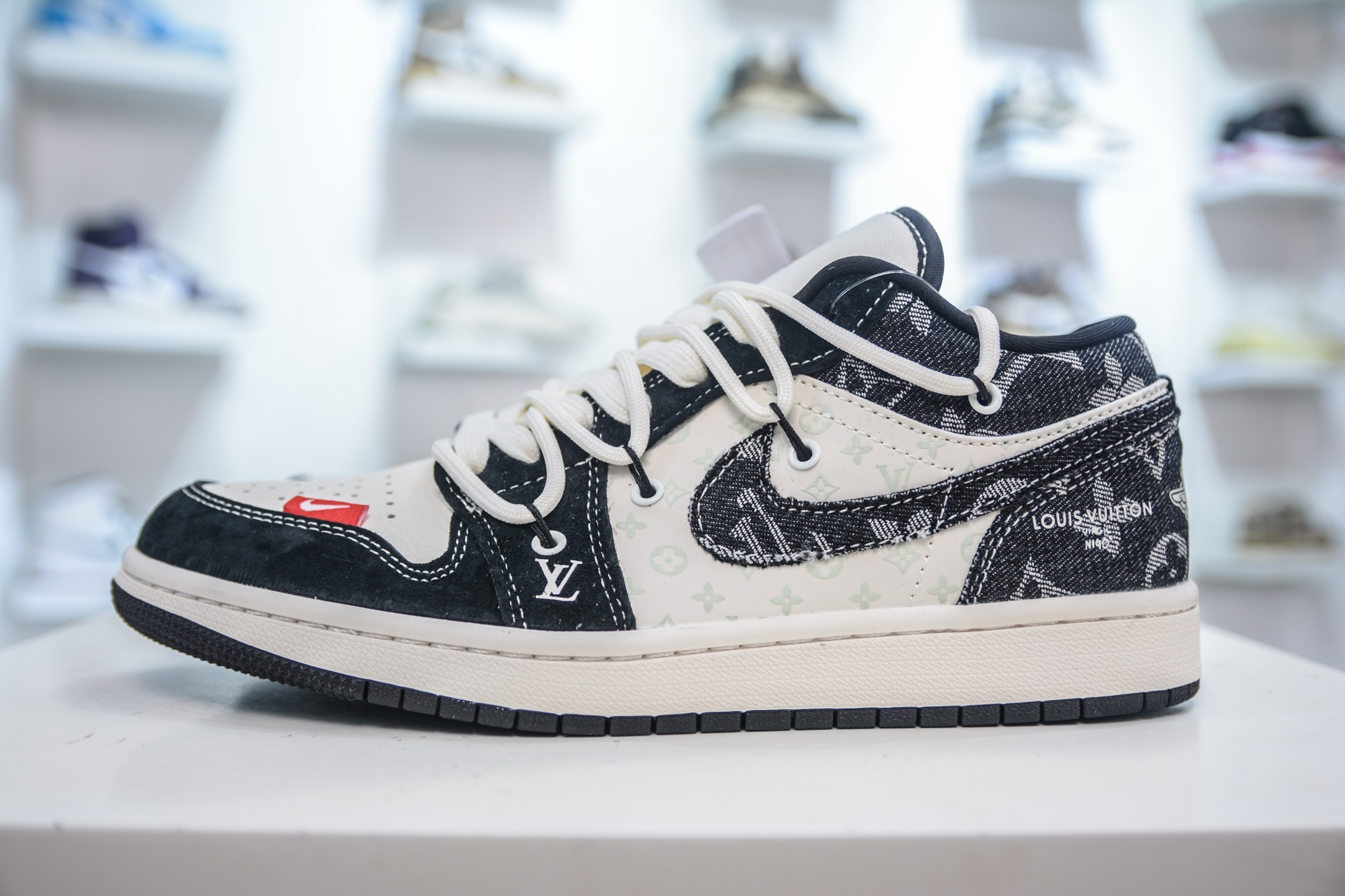 Air Jordan 1 Retro Low x Louis Vuitton Black Toe Custom Sneakers 2 i1754928086132 5395 0 0
