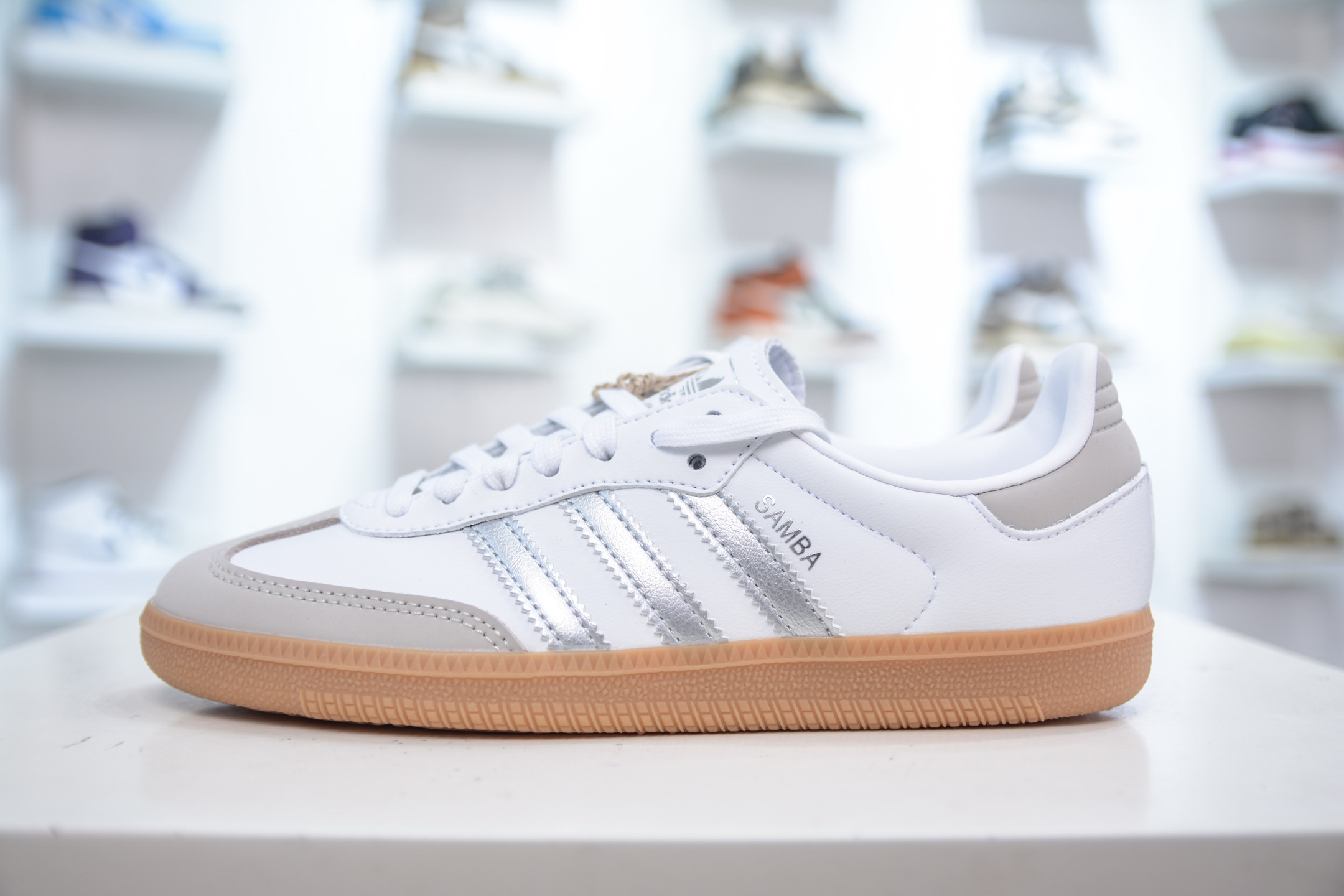 Adidas Original Samba OG Classic Lightweight Retro Sneakers - White/Silver 2 i1754928258190 9861 0 0
