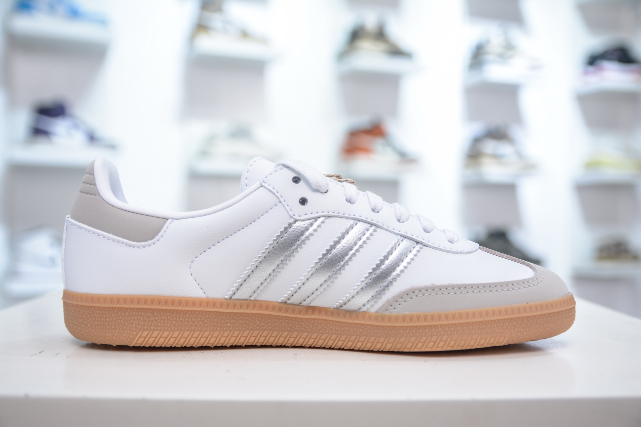 Adidas Original Samba OG Classic Lightweight Retro Sneakers - White/Silver 4 i1754928259421 8945 0 2