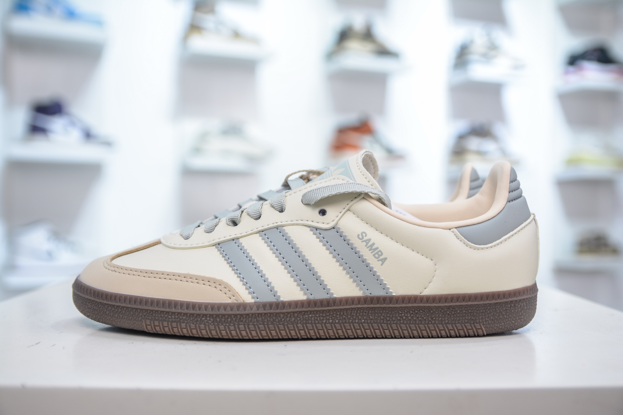 Adidas Original Samba OG Classic Retro Lightweight Sneakers - Cream White 1 i1754928312472 9845 0 0