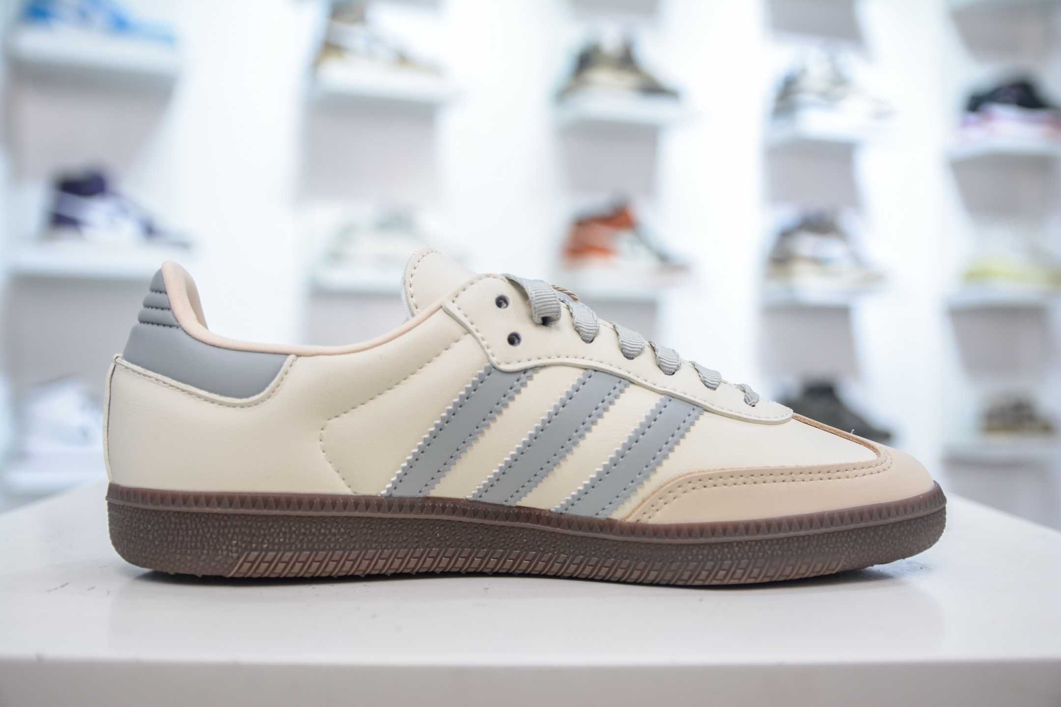 Adidas Original Samba OG Classic Retro Lightweight Sneakers - Cream White 3 i1754928314431 4523 0 2