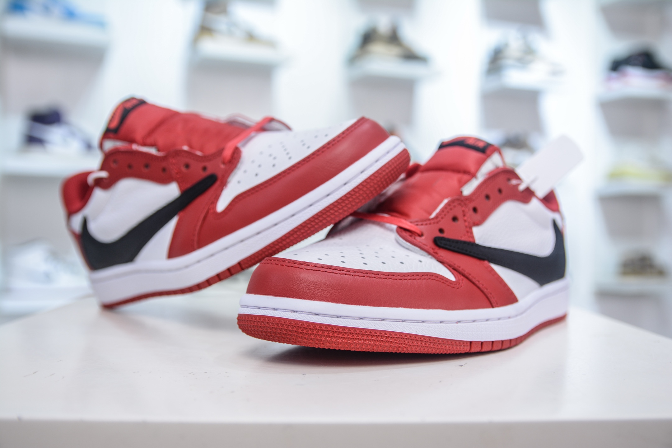 Travis Scott x Air Jordan 1 Low OG SP 'White Red Black' Sneakers 4 i1754928371718 4283 0 3