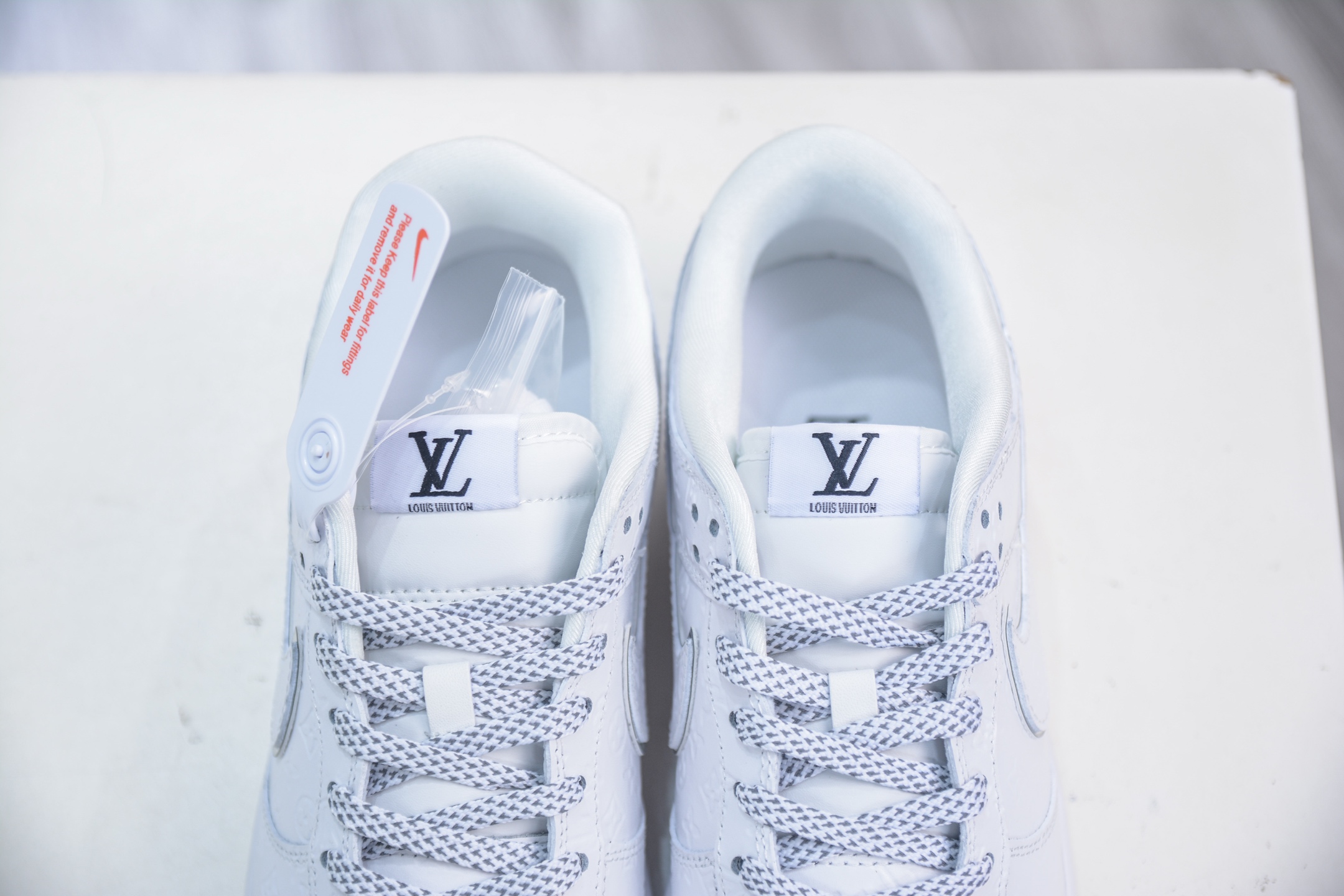 Nike SB Dunk Low x Louis Vuitton: Pure White Excellence, Original Quality 8 i1755018006209 4189 0 7