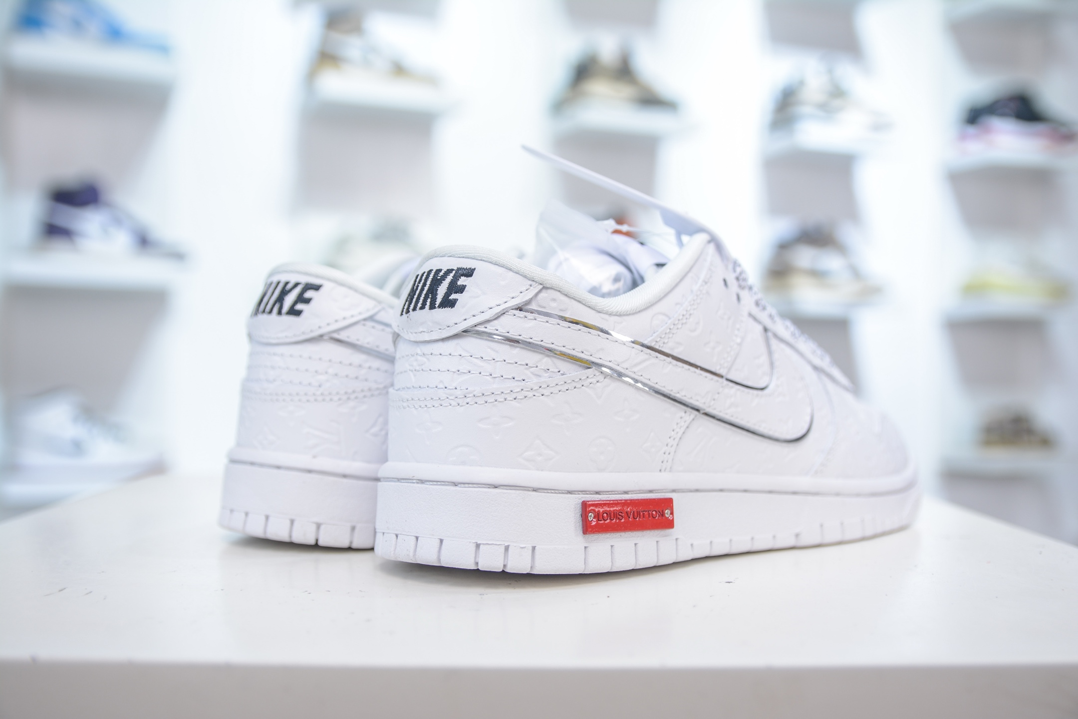 Nike SB Dunk Low x Louis Vuitton: Pure White Excellence, Original Quality 6 i1755018007392 4590 0 5