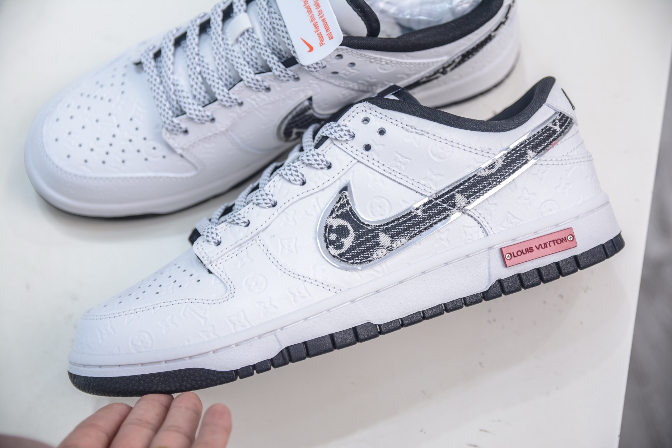 Nike SB Dunk Low x Louis Vuitton White/Black Denim Collaboration Sneakers 7 i1755018055719 5973 0 6
