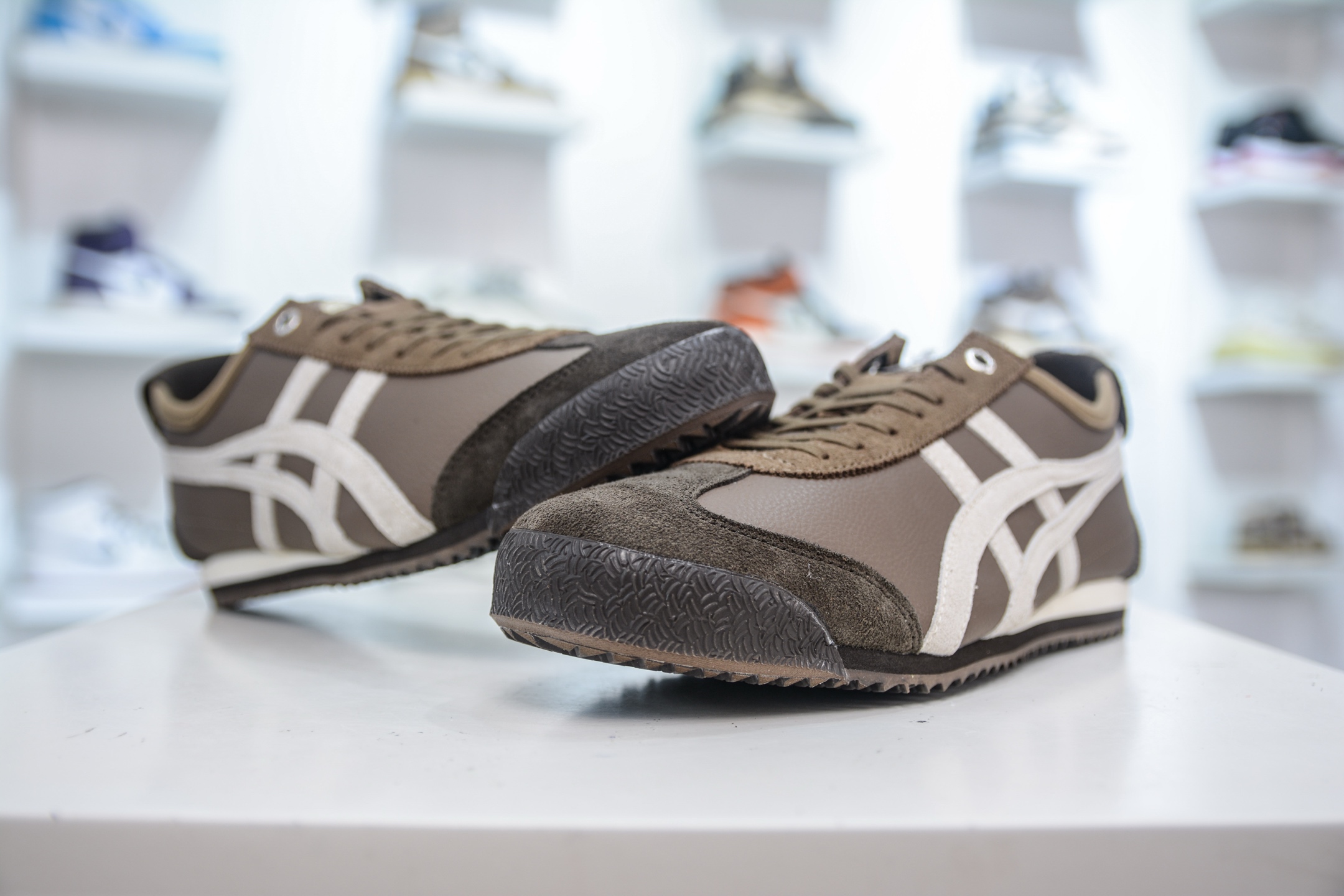 Onitsuka Tiger Mexico 66 SD: Retro Leather Low-Top Sneakers - Brown/White 5 i1755018162634 4020 0 3